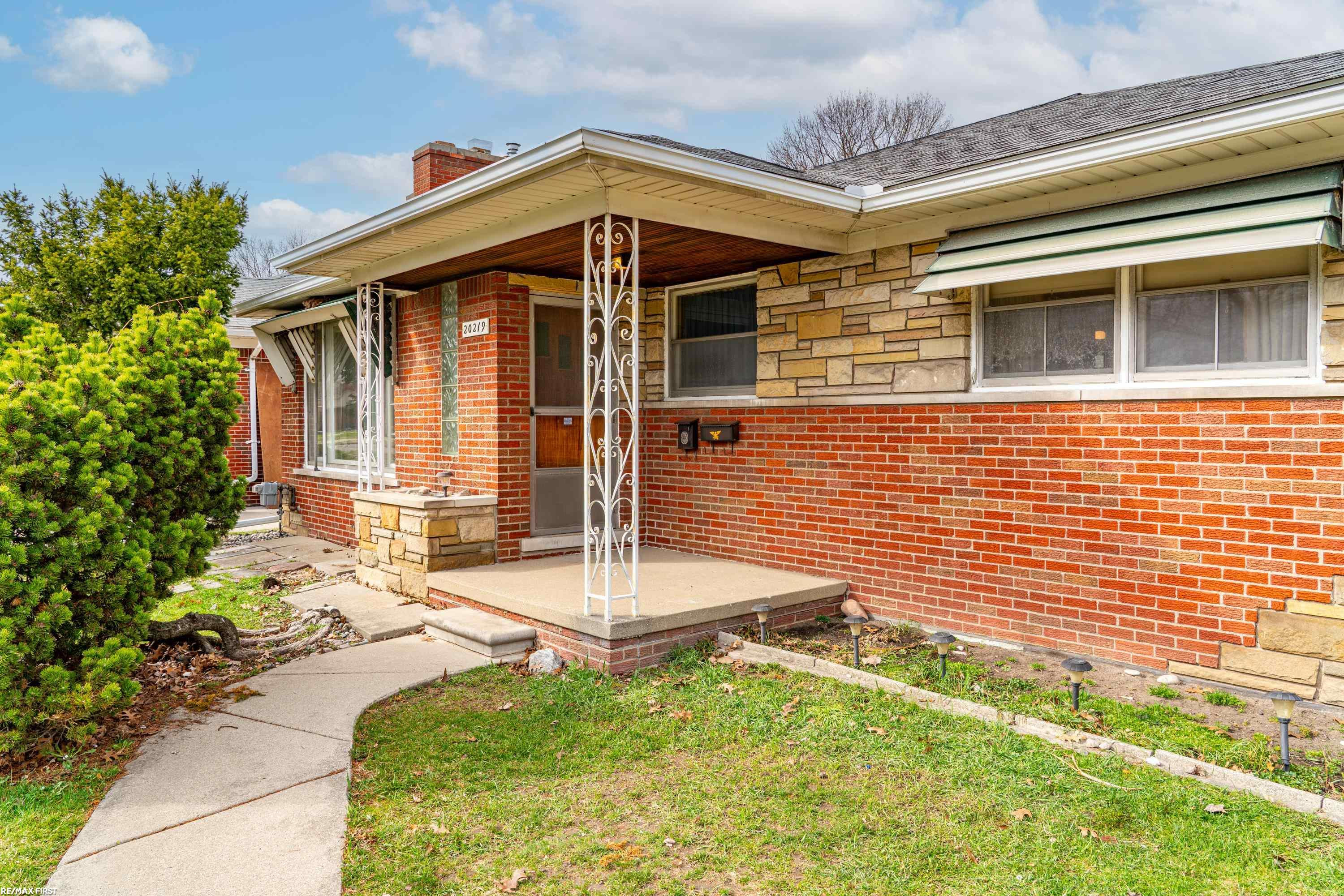 20219 Chalon Street, Saint Clair Shores, MI 48080 — Photo 7