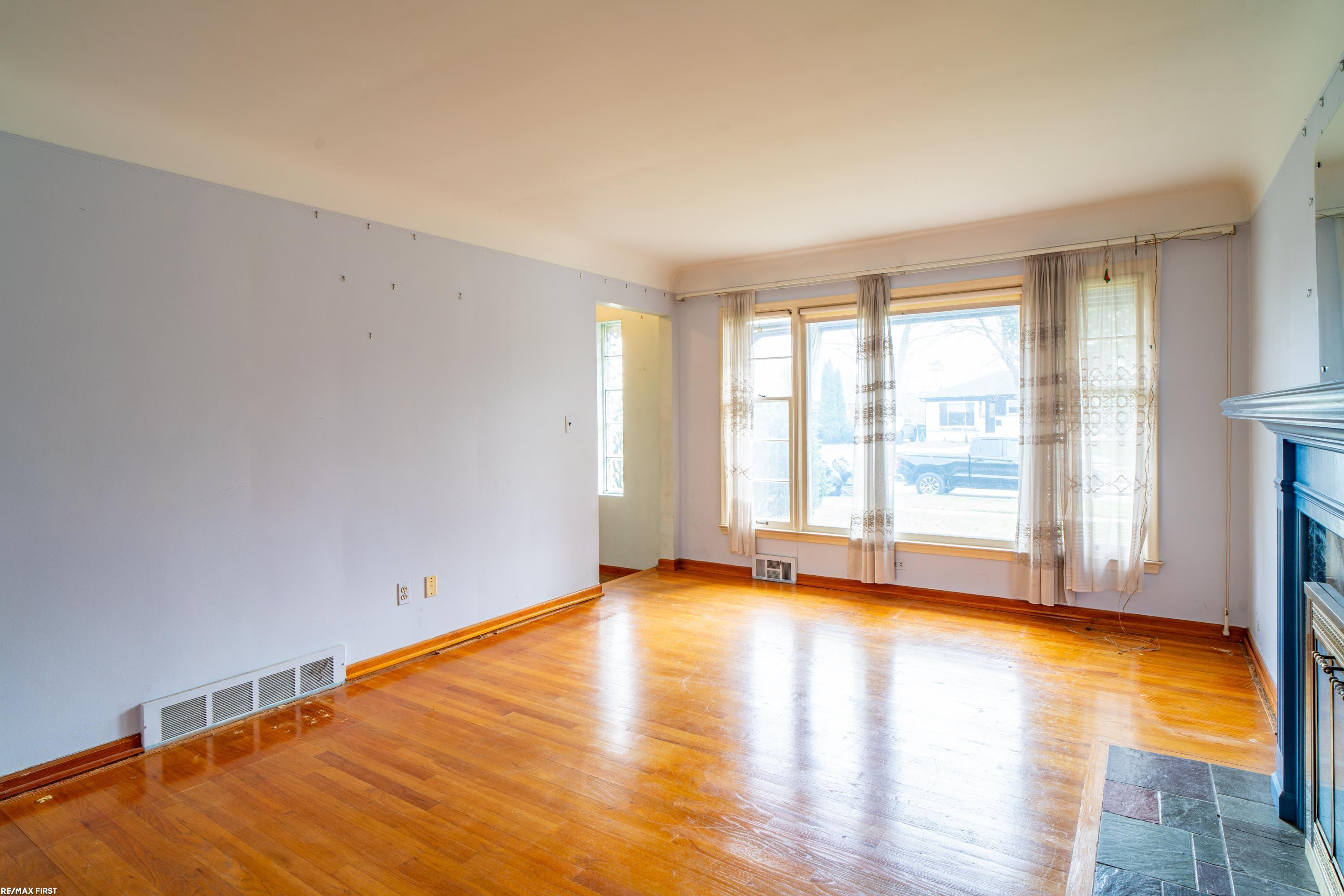 20219 Chalon Street, Saint Clair Shores, MI 48080 — Photo 11