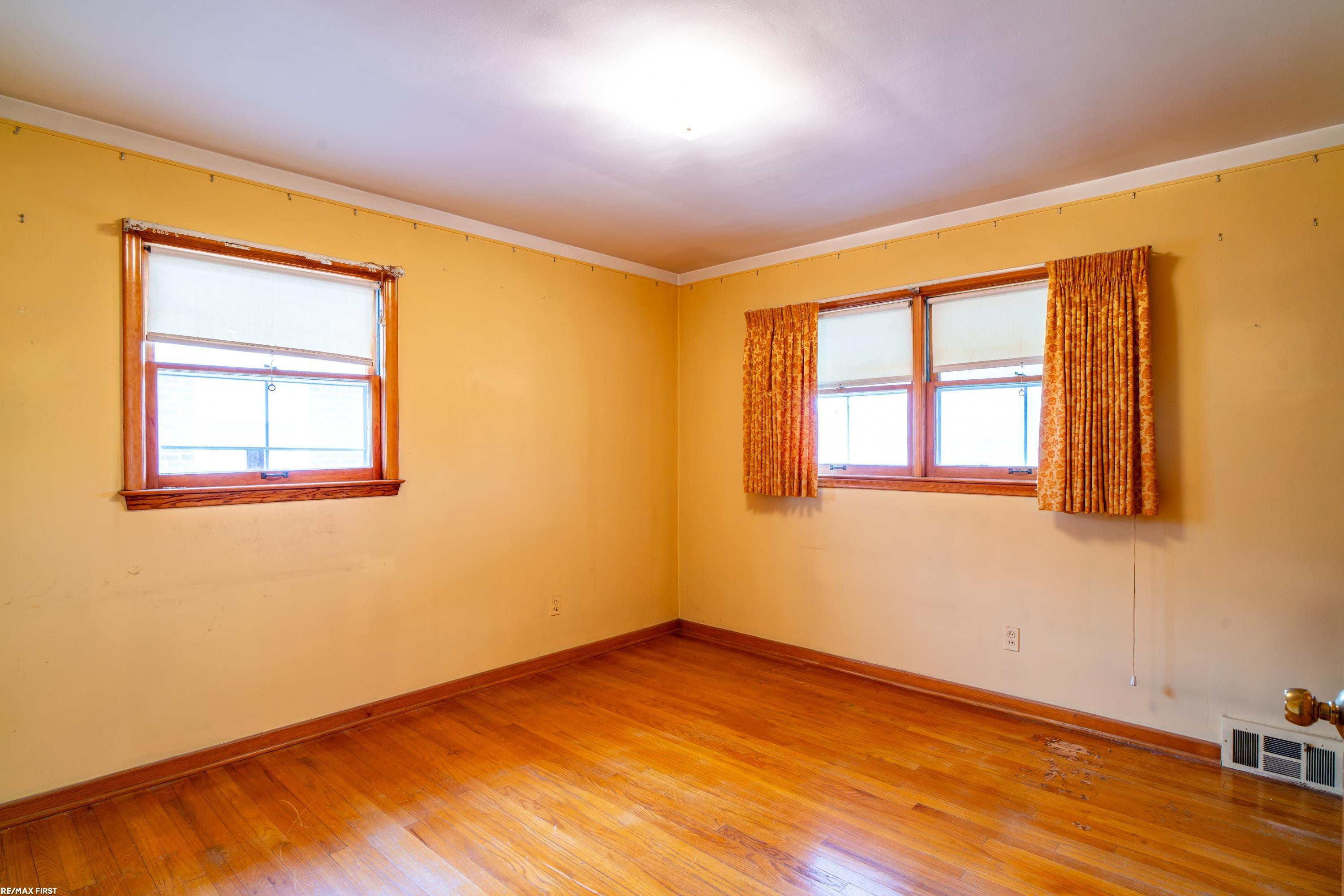 20219 Chalon Street, Saint Clair Shores, MI 48080 — Photo 19