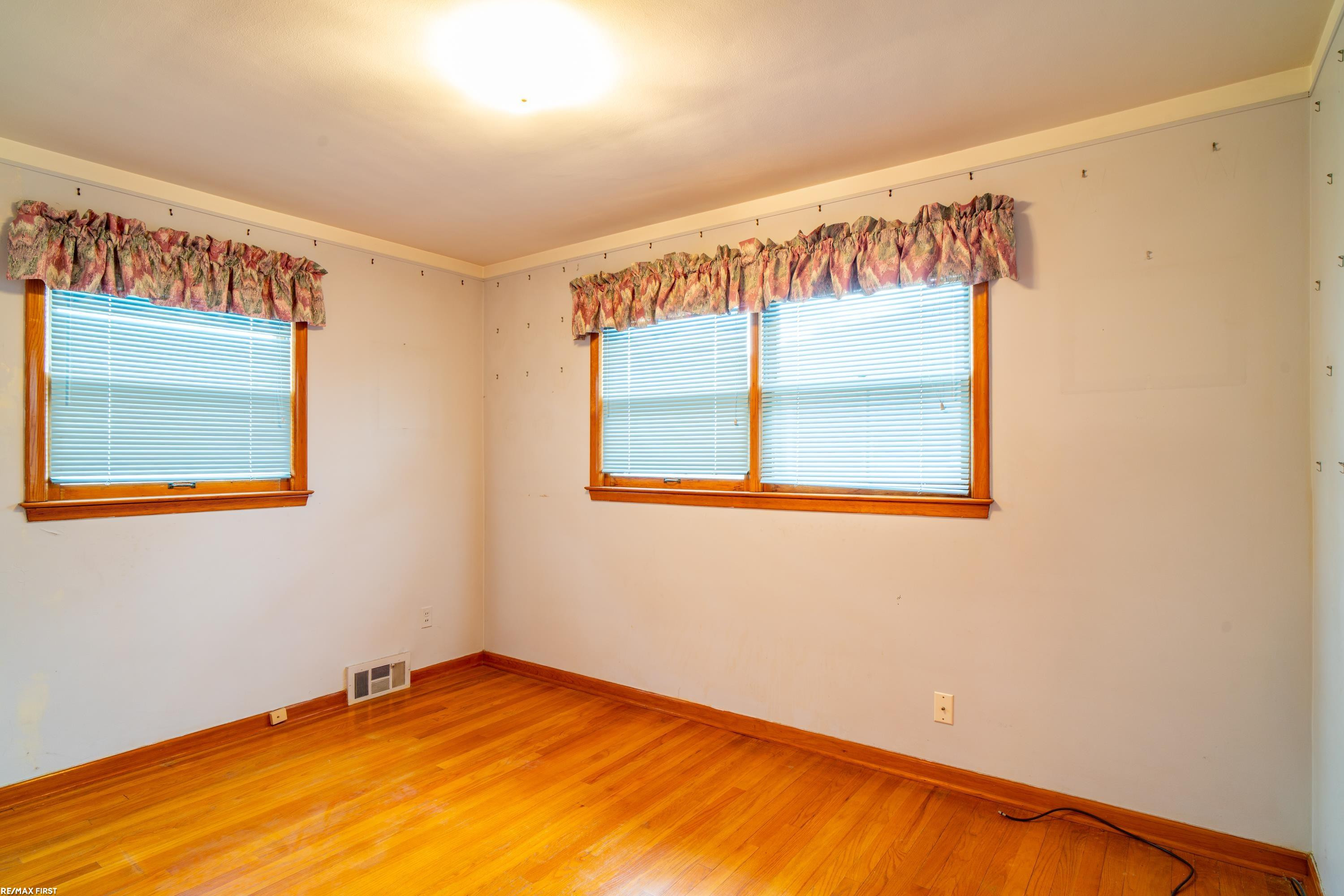 20219 Chalon Street, Saint Clair Shores, MI 48080 — Photo 21