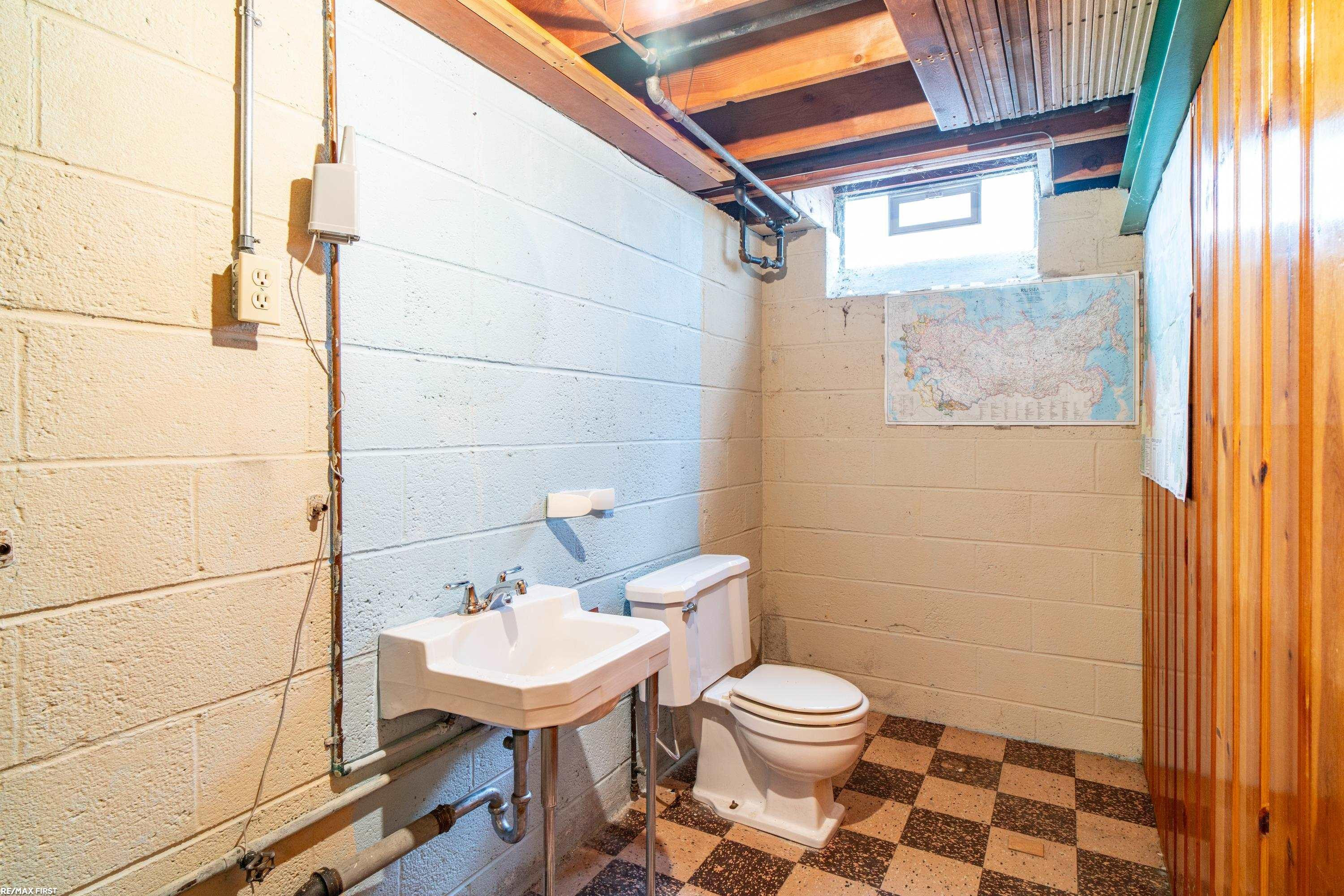 20219 Chalon Street, Saint Clair Shores, MI 48080 — Photo 34