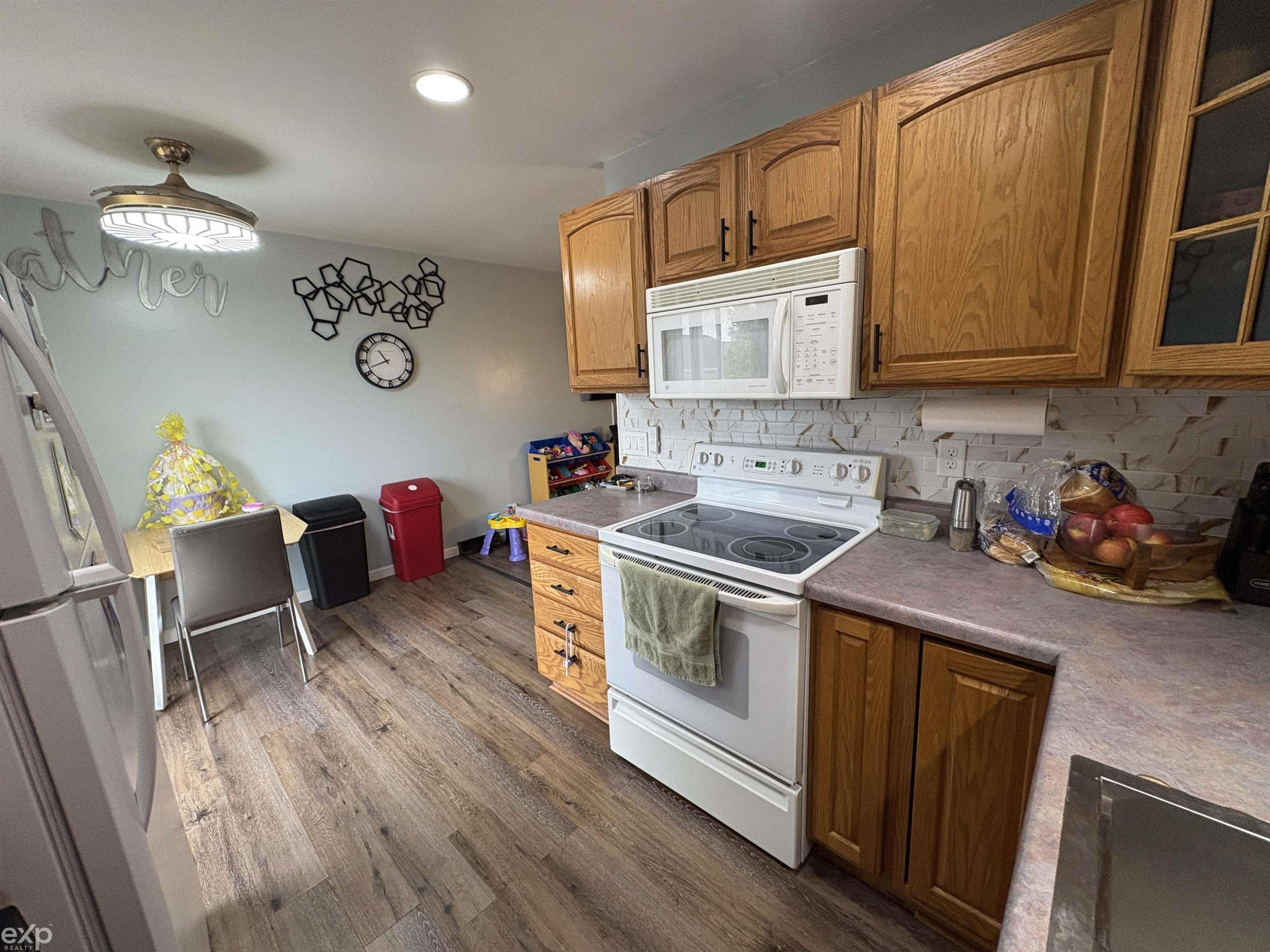 3157 Coventry Drive, Bay City, MI 48706 — Photo 8
