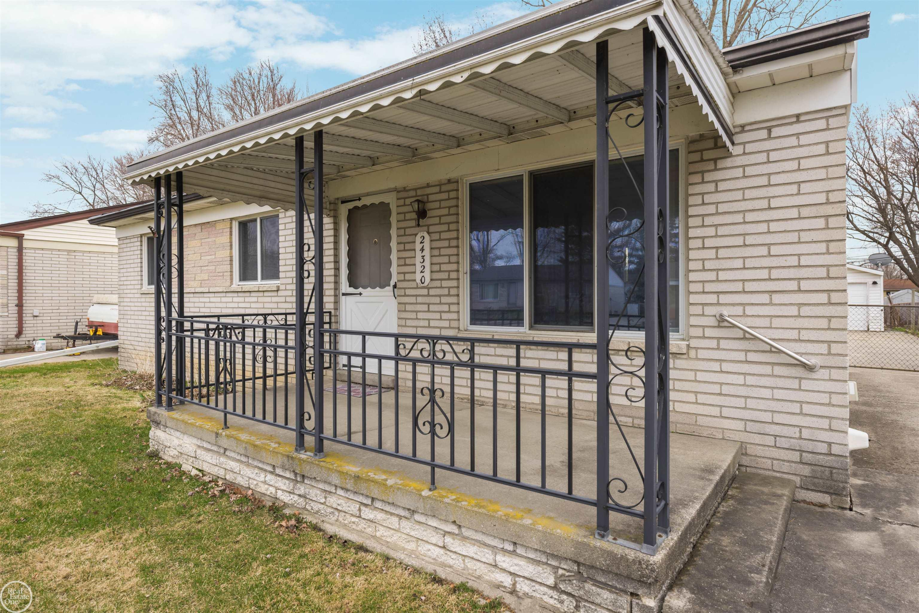 24320 Trombley Street, Clinton Twp, MI 48035 — Photo 3