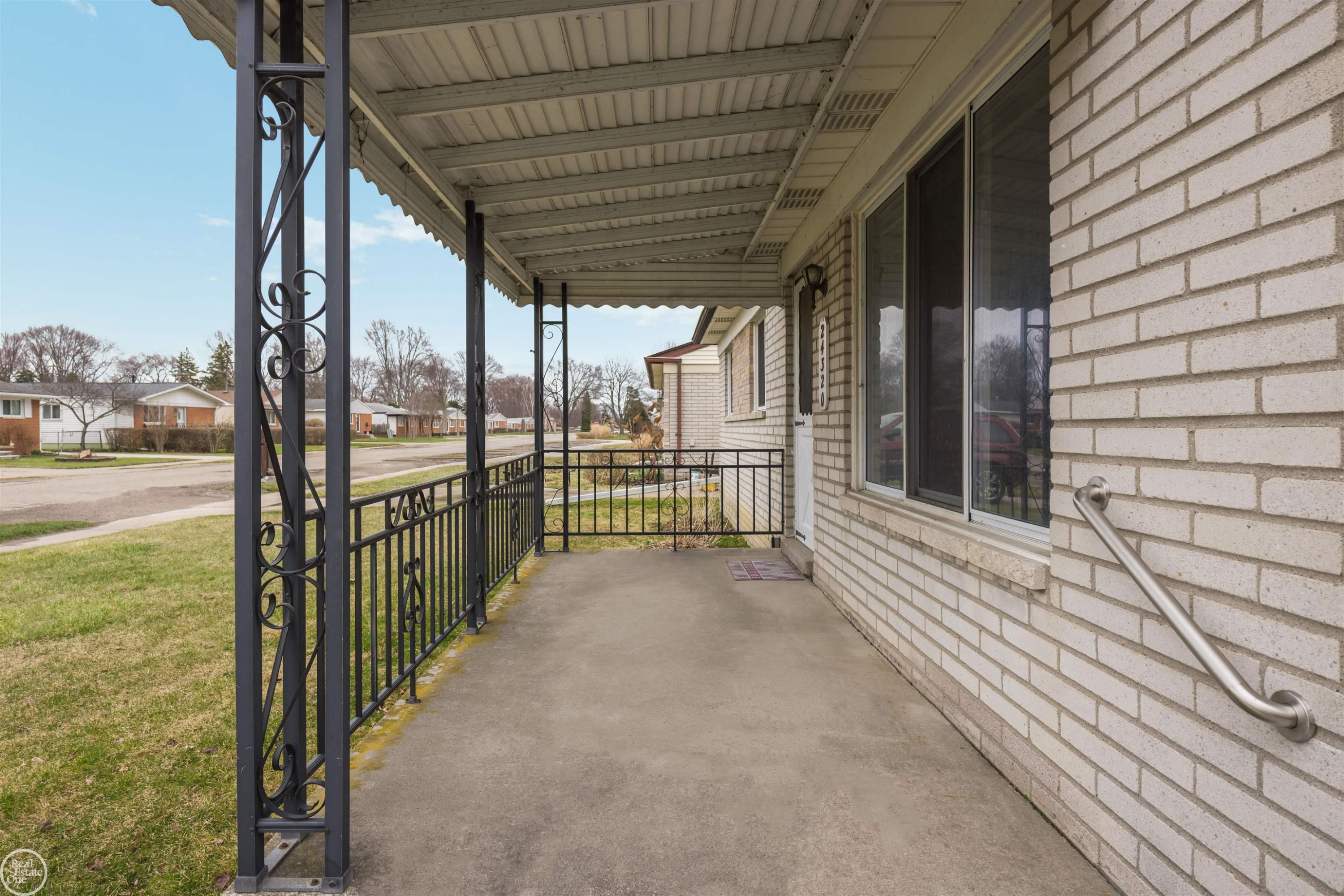 24320 Trombley Street, Clinton Twp, MI 48035 — Photo 4