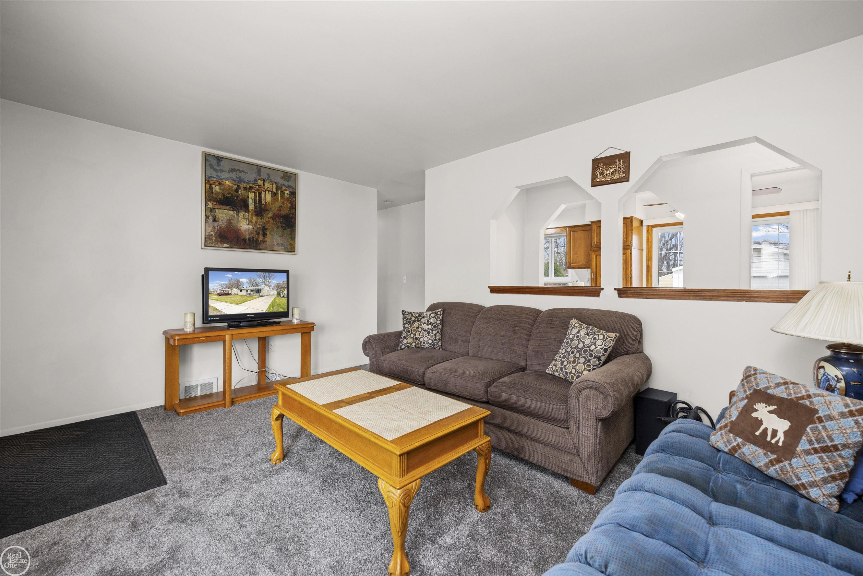 24320 Trombley Street, Clinton Twp, MI 48035 — Photo 9
