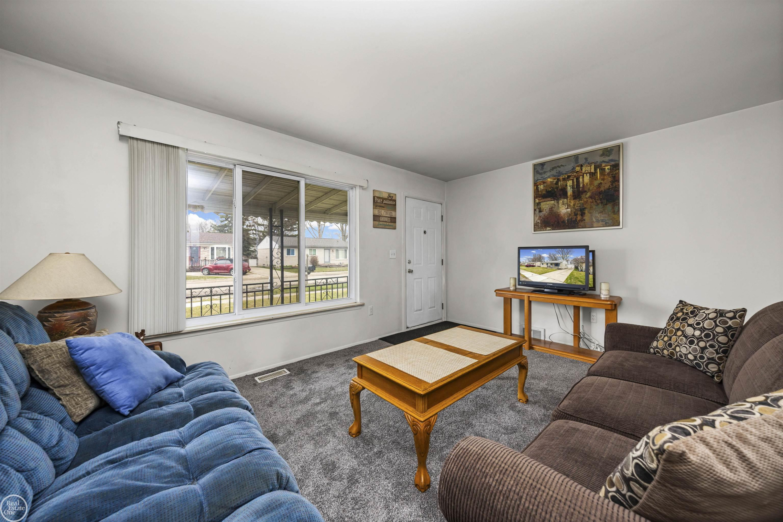 24320 Trombley Street, Clinton Twp, MI 48035 — Photo 10