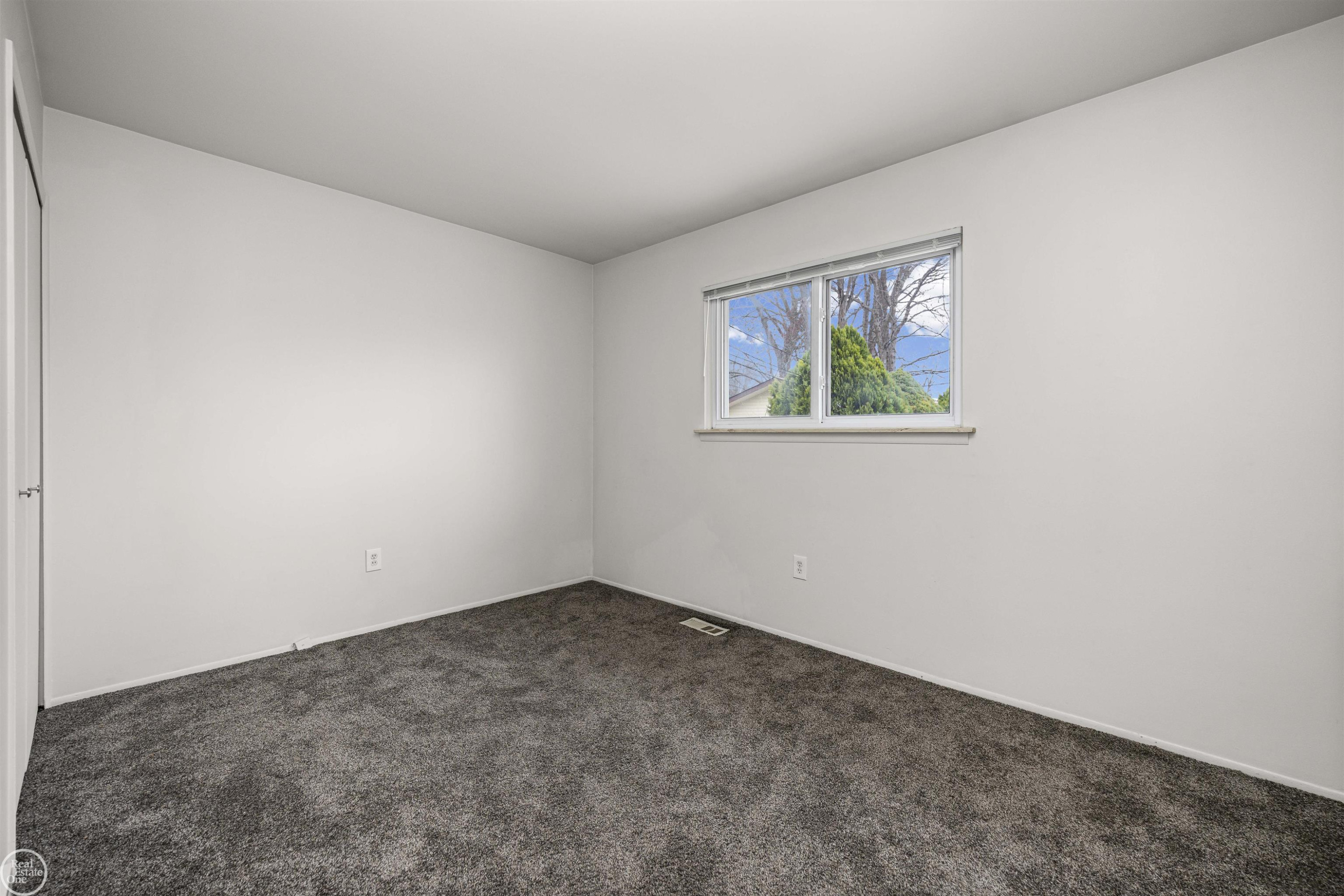 24320 Trombley Street, Clinton Twp, MI 48035 — Photo 20