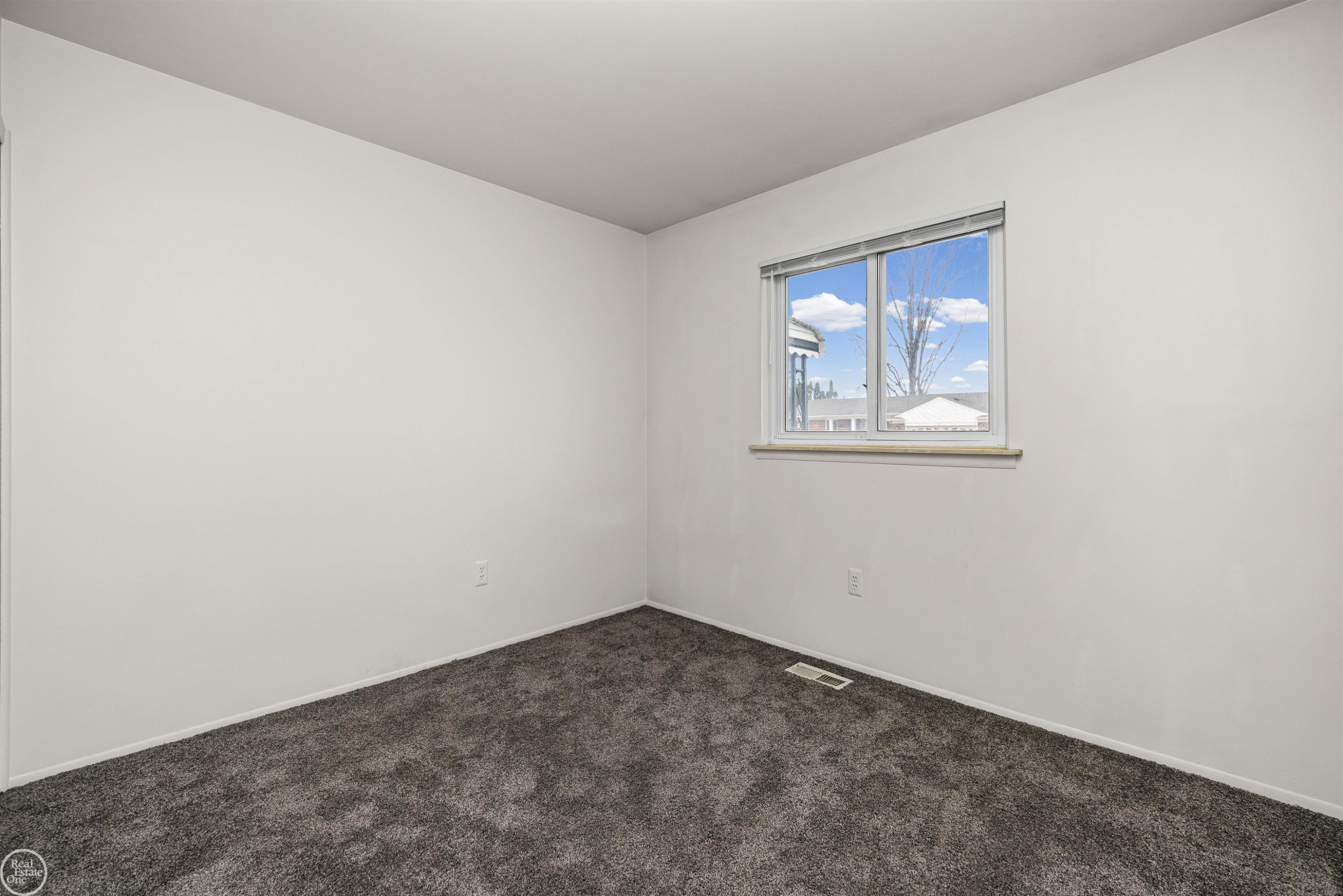 24320 Trombley Street, Clinton Twp, MI 48035 — Photo 22