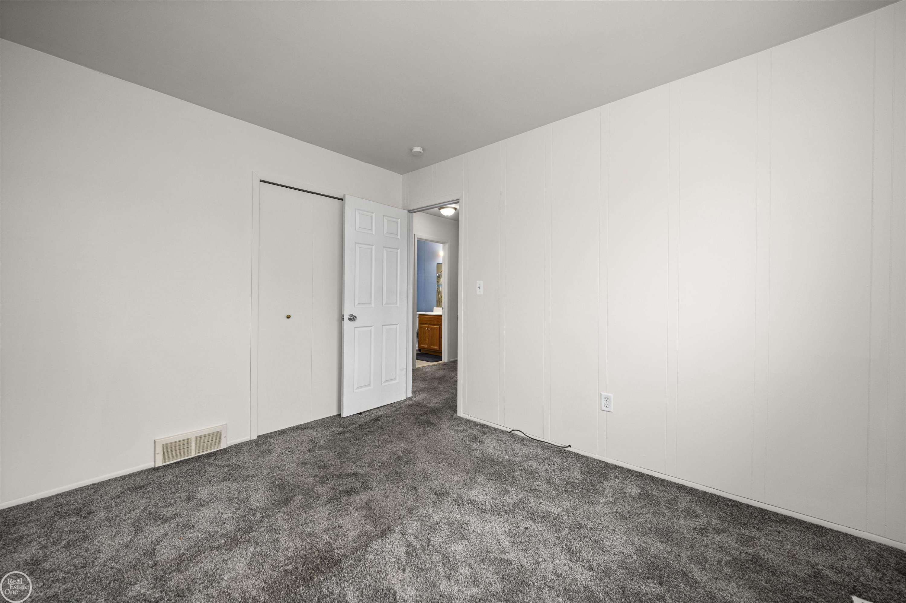 24320 Trombley Street, Clinton Twp, MI 48035 — Photo 25