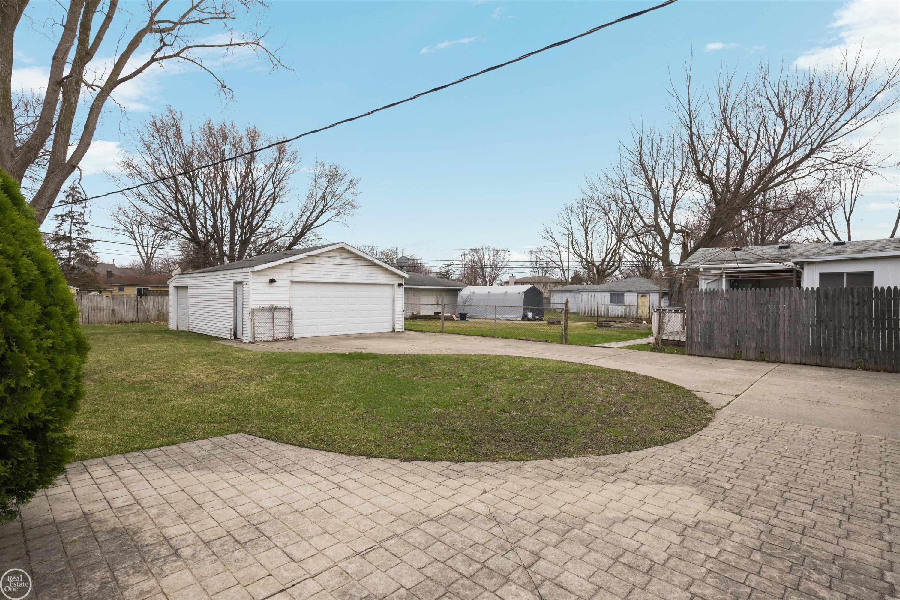 24320 Trombley Street, Clinton Twp, MI 48035 — Photo 42