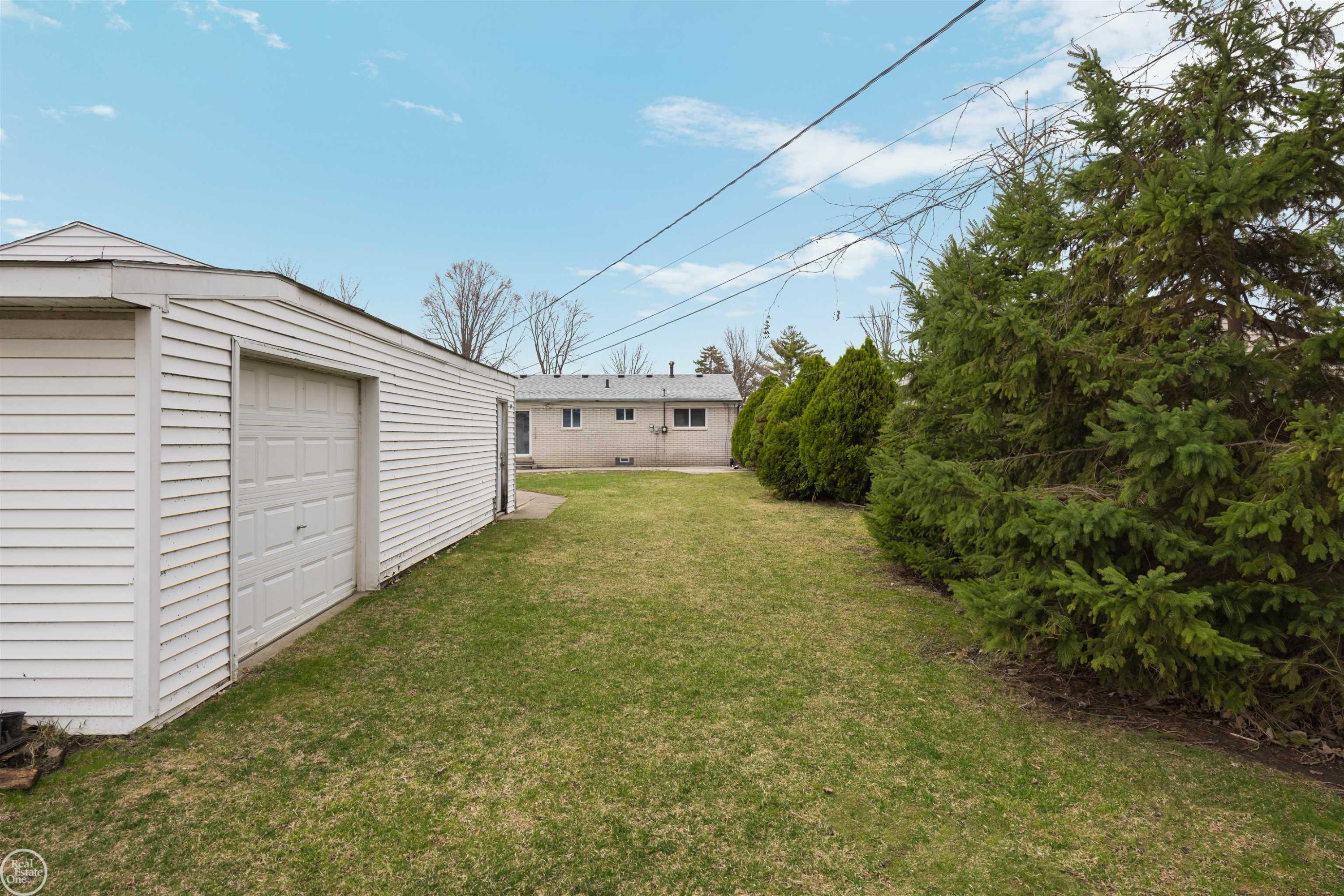 24320 Trombley Street, Clinton Twp, MI 48035 — Photo 45