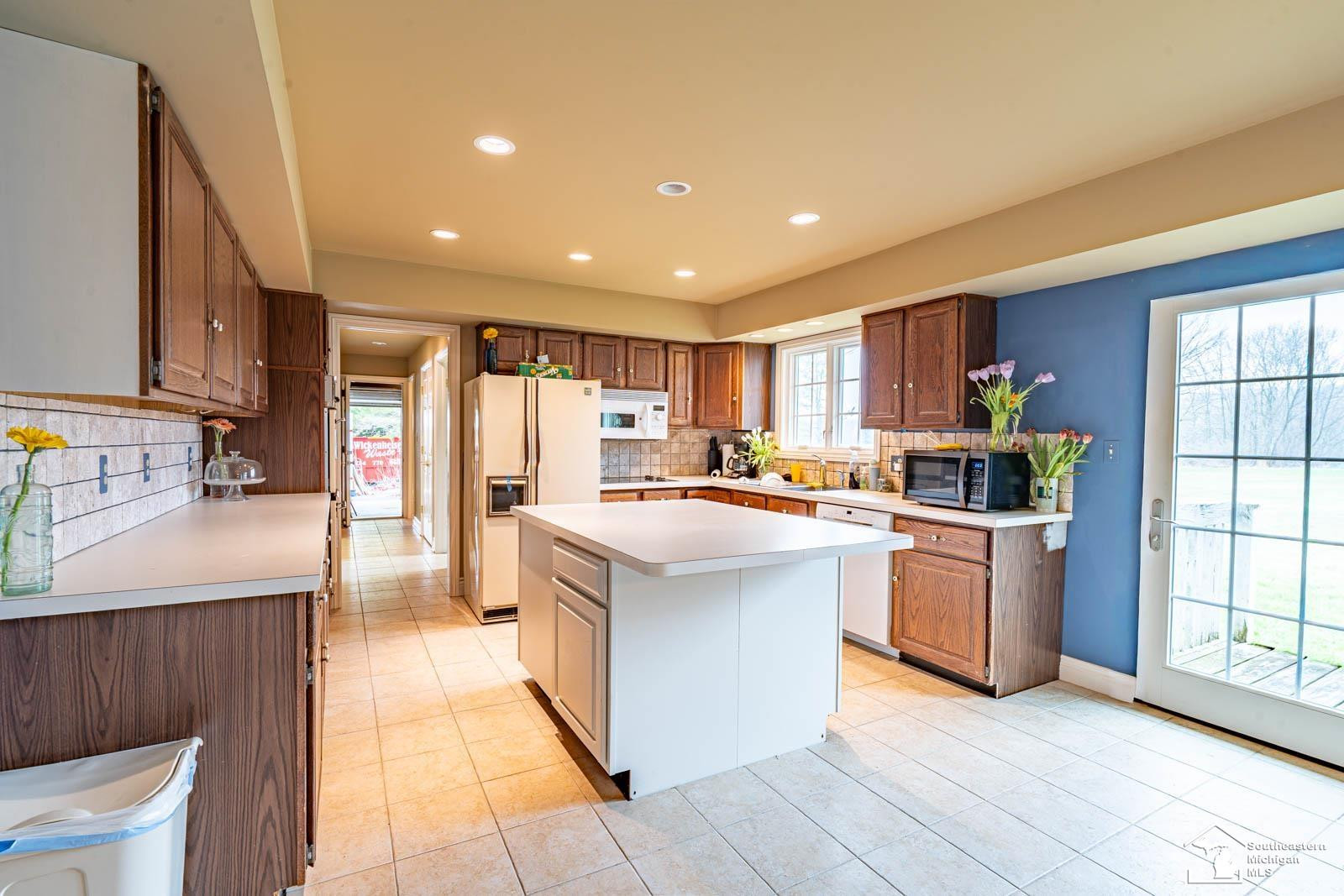 11763 Grafton Road, Carleton, MI 48117 — Photo 7