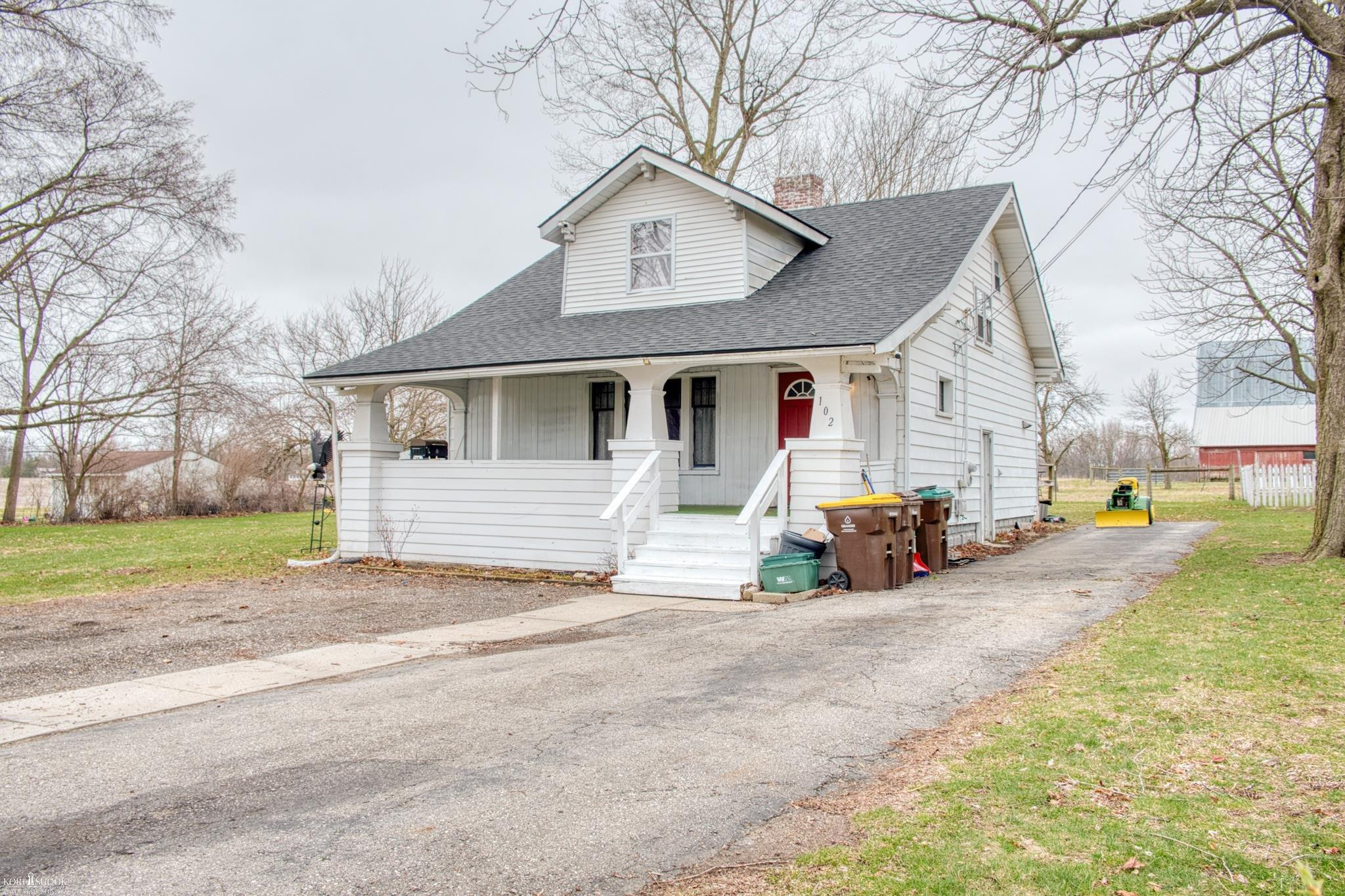 102 E Maple Avenue, Bancroft, MI 48414 — Photo 35