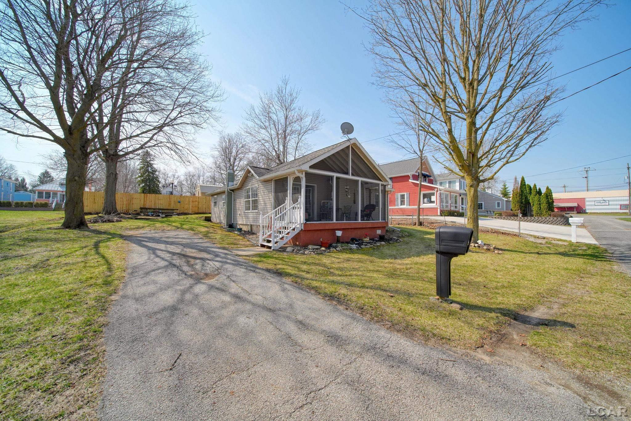 151 N Lakeview Boulevard, Manitou Beach, MI 49253 — front exterior