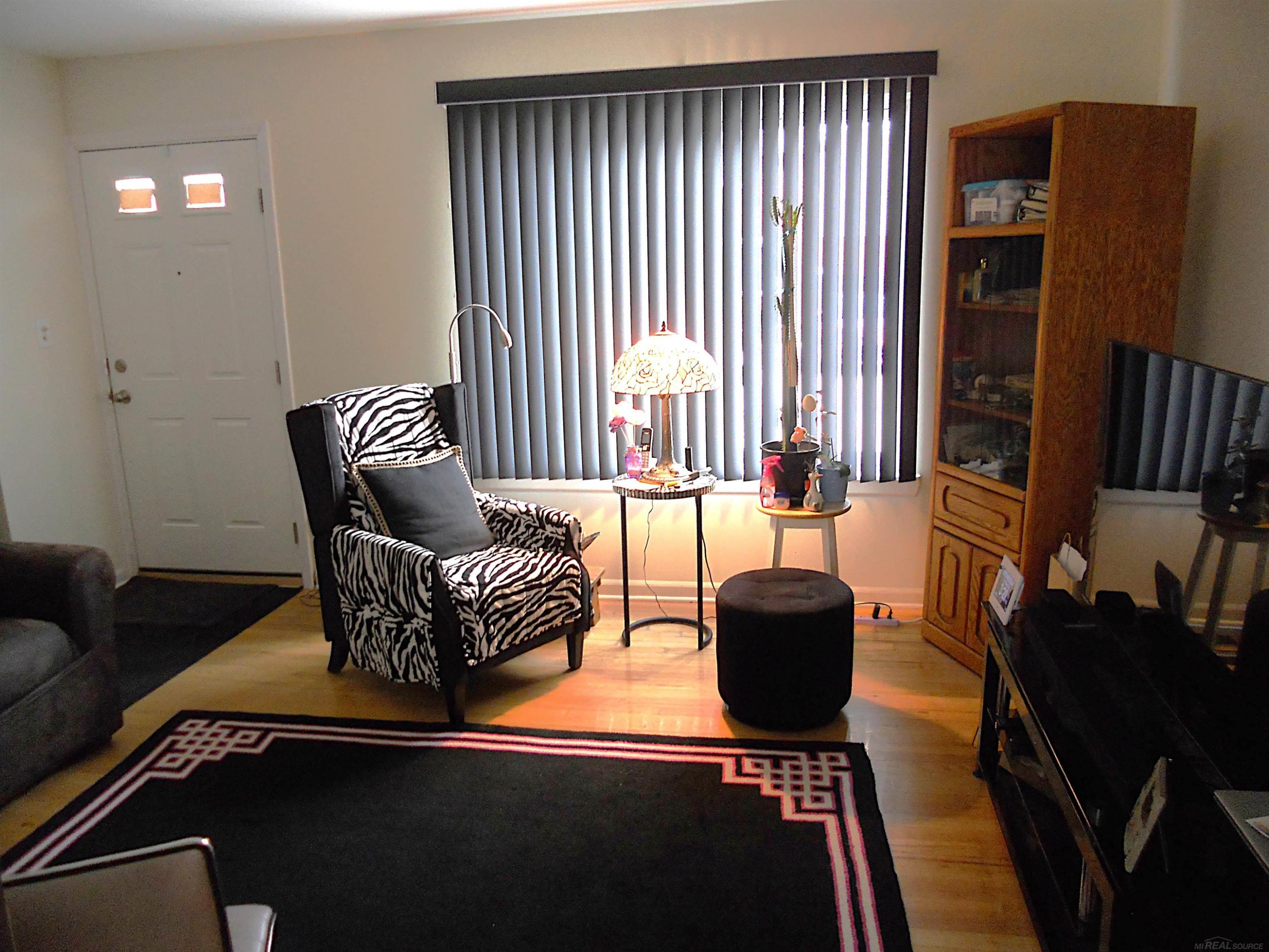 27561 CONCORD Avenue, Warren, MI 48093 — Photo 6