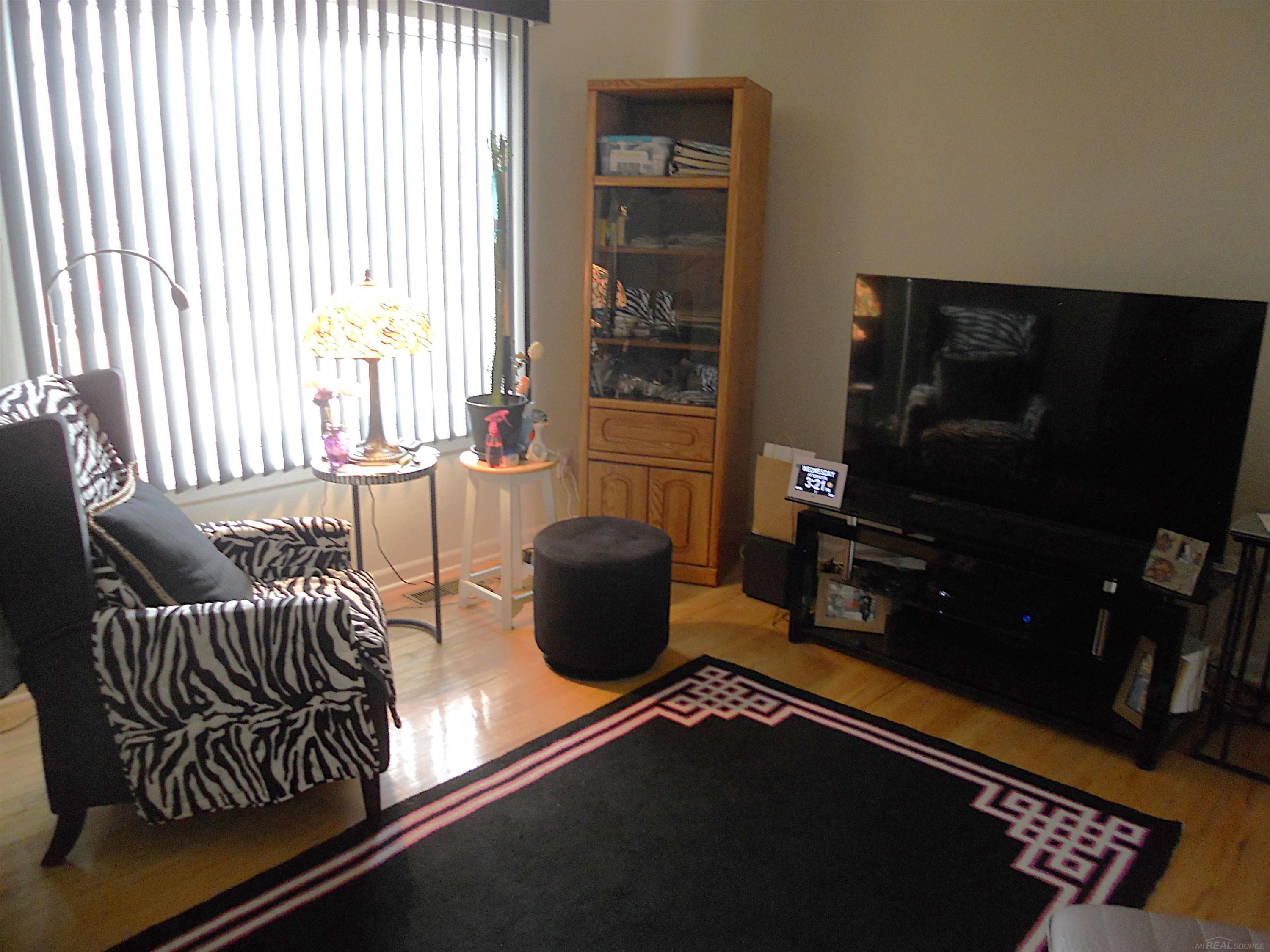 27561 CONCORD Avenue, Warren, MI 48093 — Photo 7