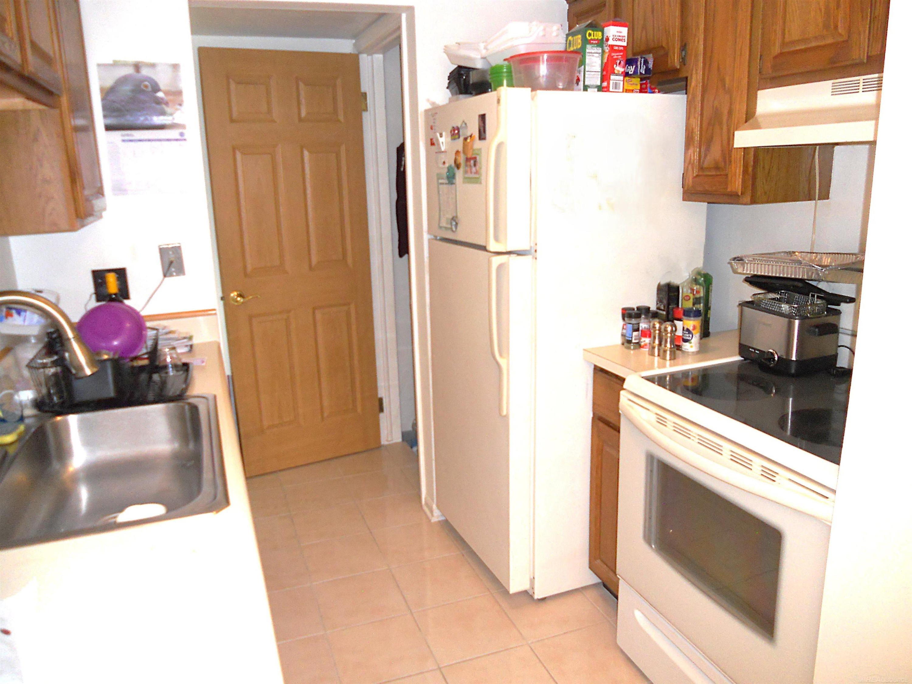 27561 CONCORD Avenue, Warren, MI 48093 — Photo 22