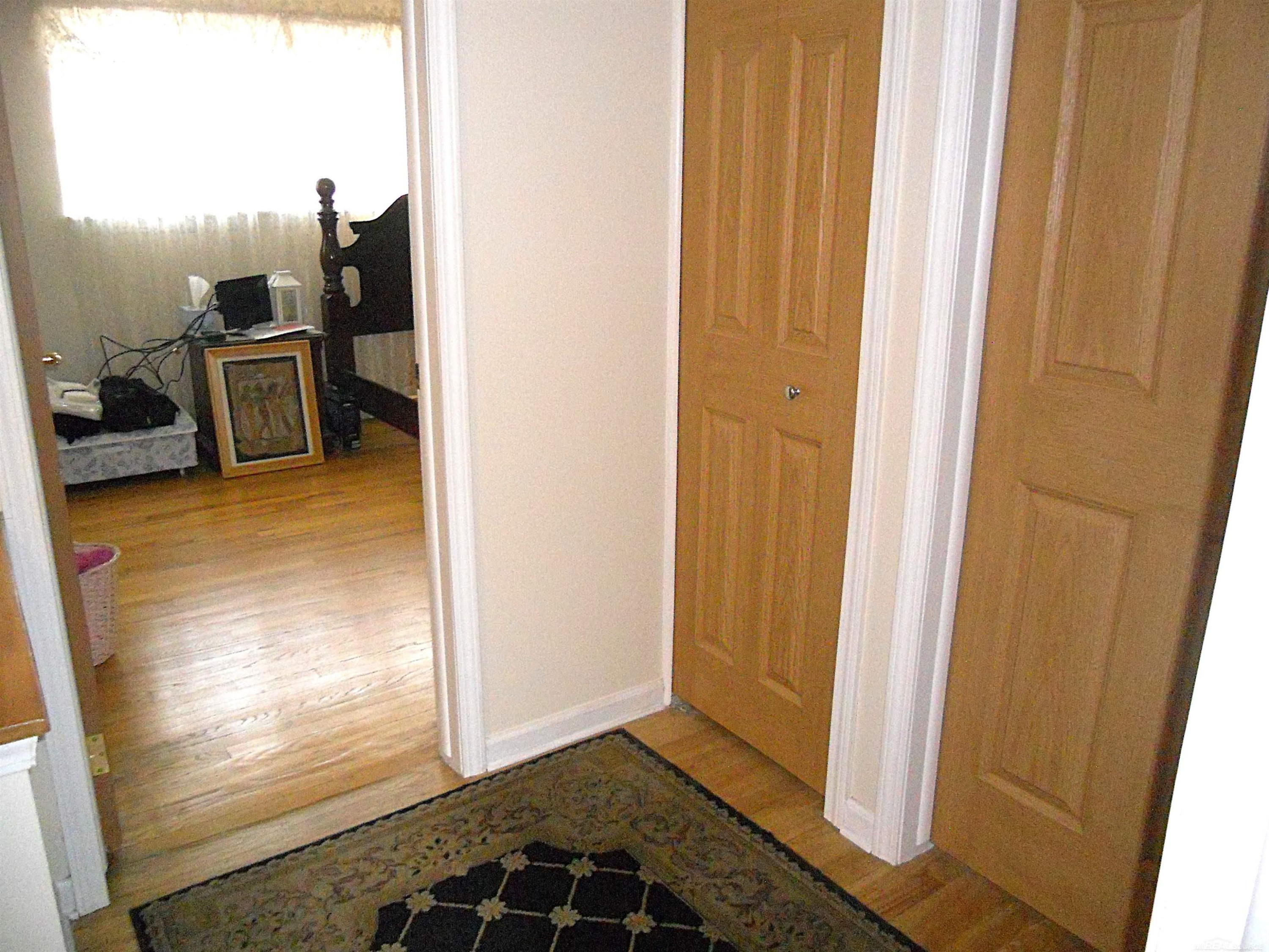 27561 CONCORD Avenue, Warren, MI 48093 — Photo 28