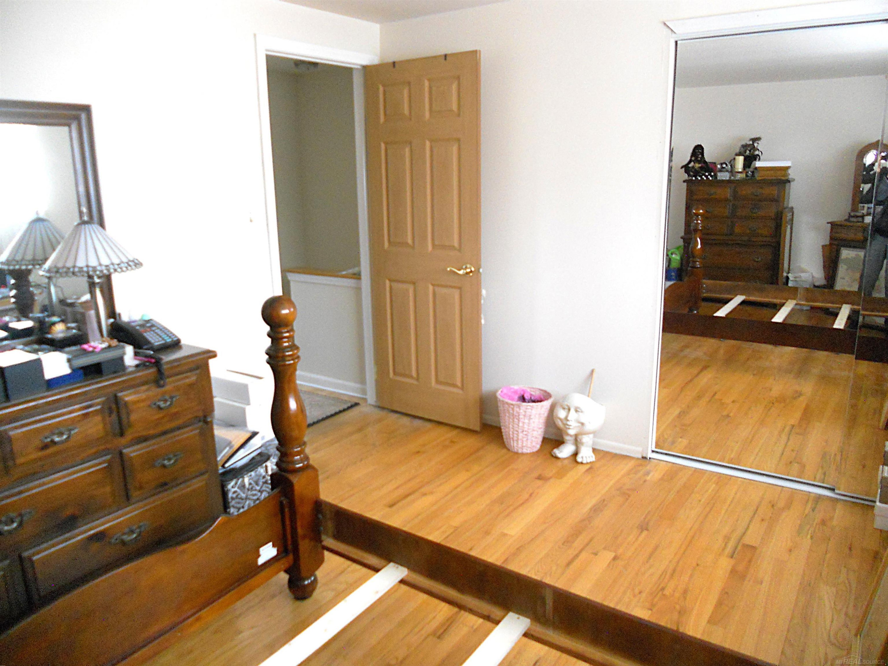 27561 CONCORD Avenue, Warren, MI 48093 — Photo 32