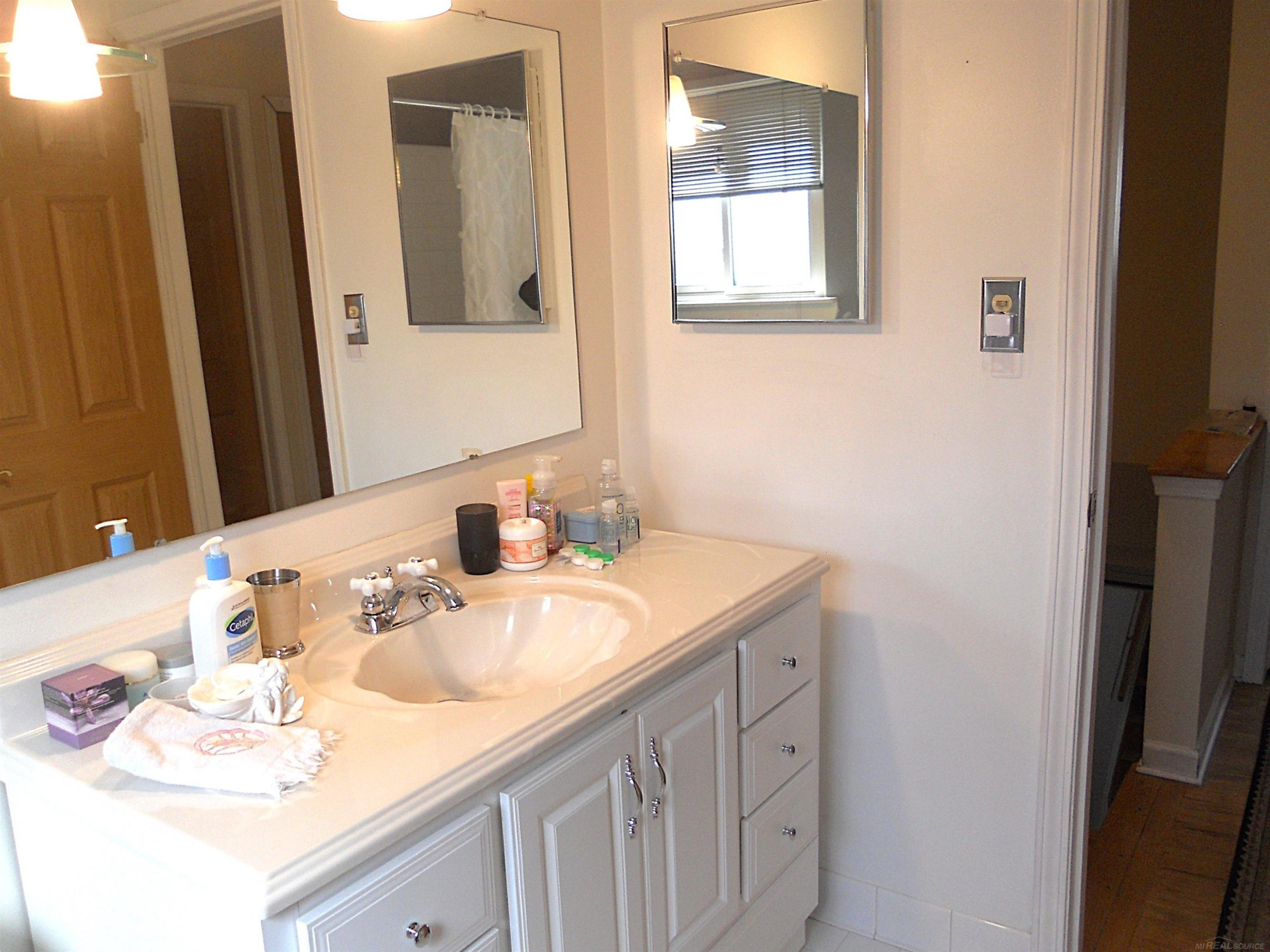 27561 CONCORD Avenue, Warren, MI 48093 — Photo 41
