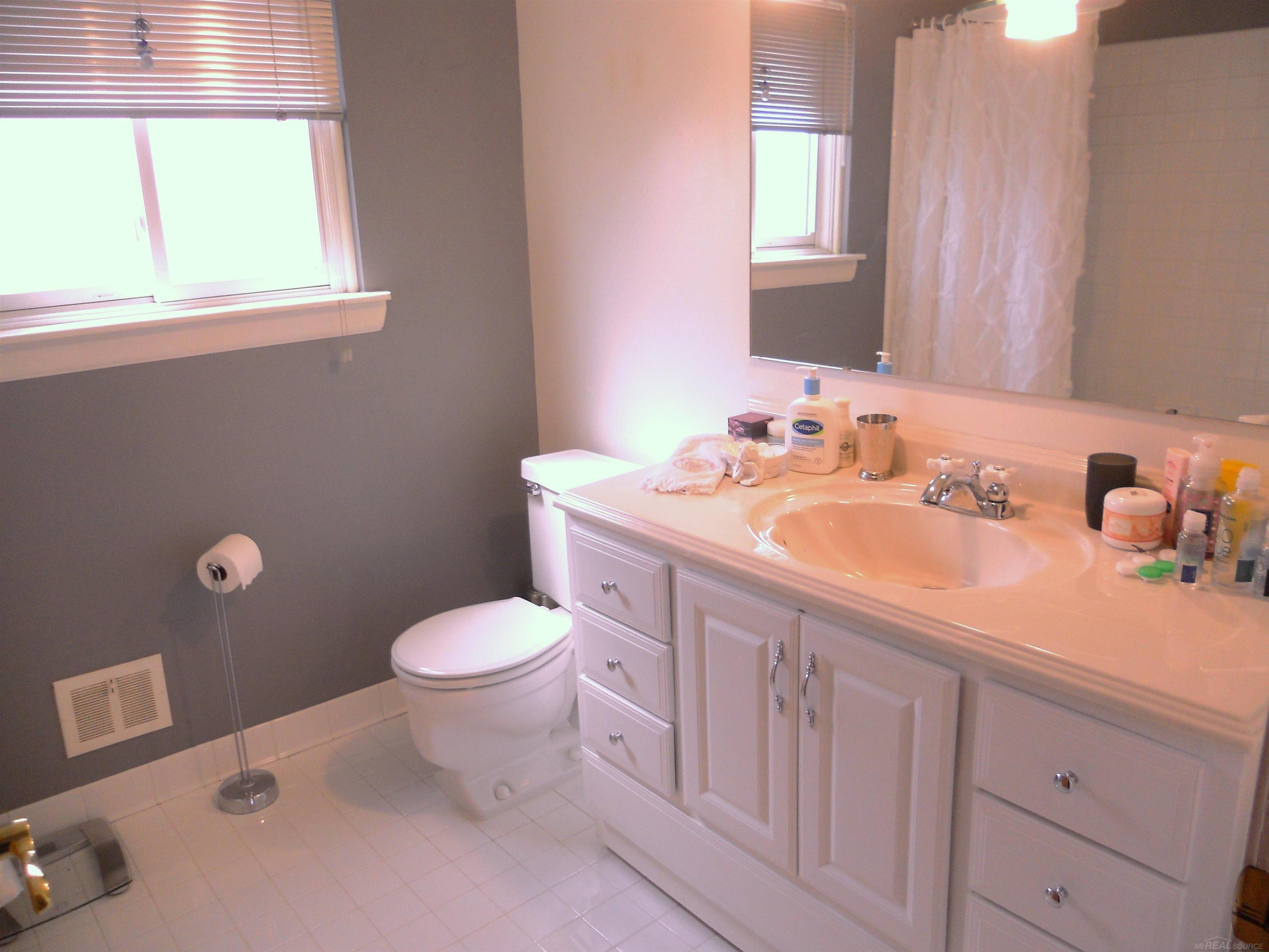 27561 CONCORD Avenue, Warren, MI 48093 — Photo 43