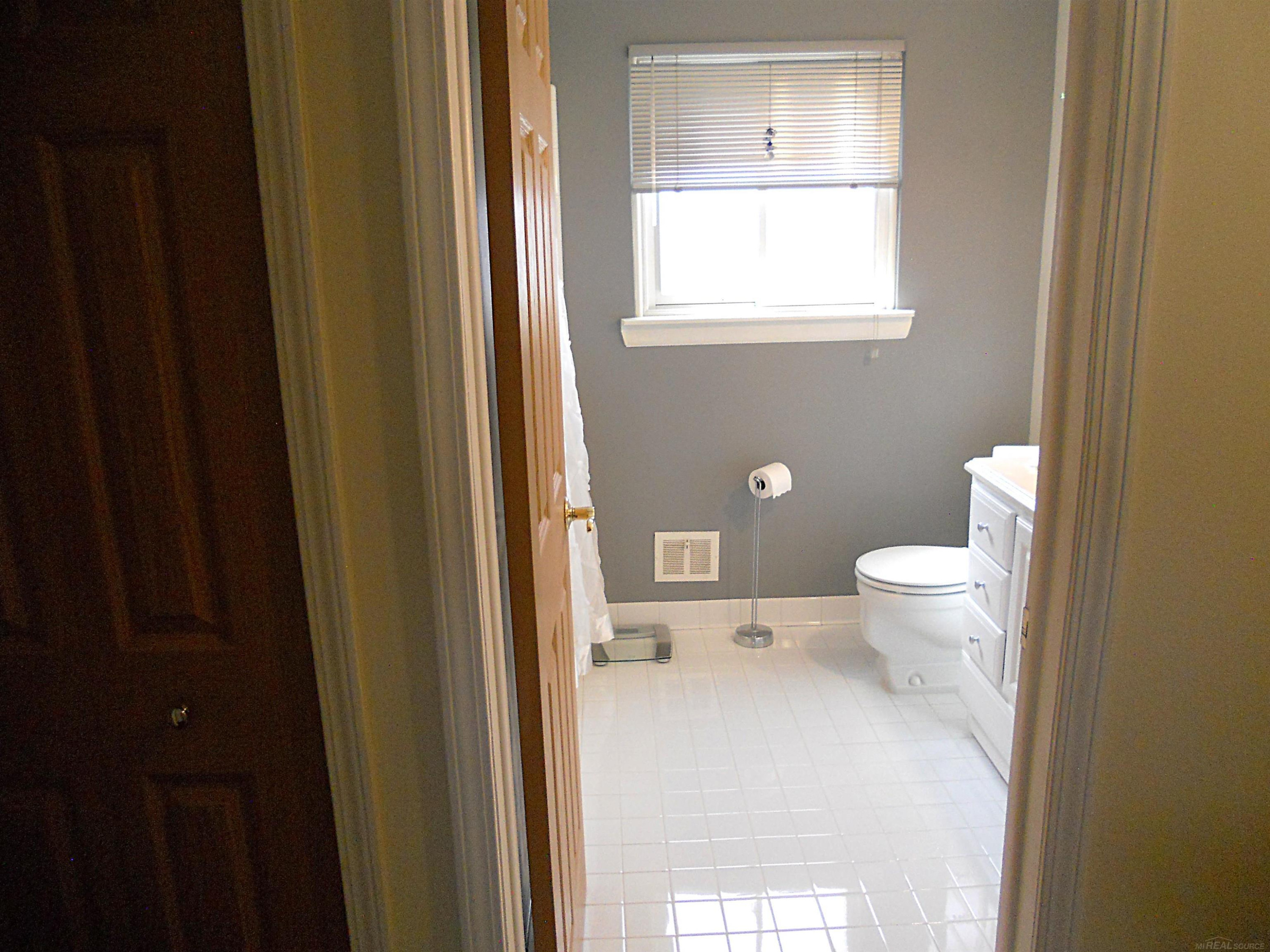 27561 CONCORD Avenue, Warren, MI 48093 — Photo 44