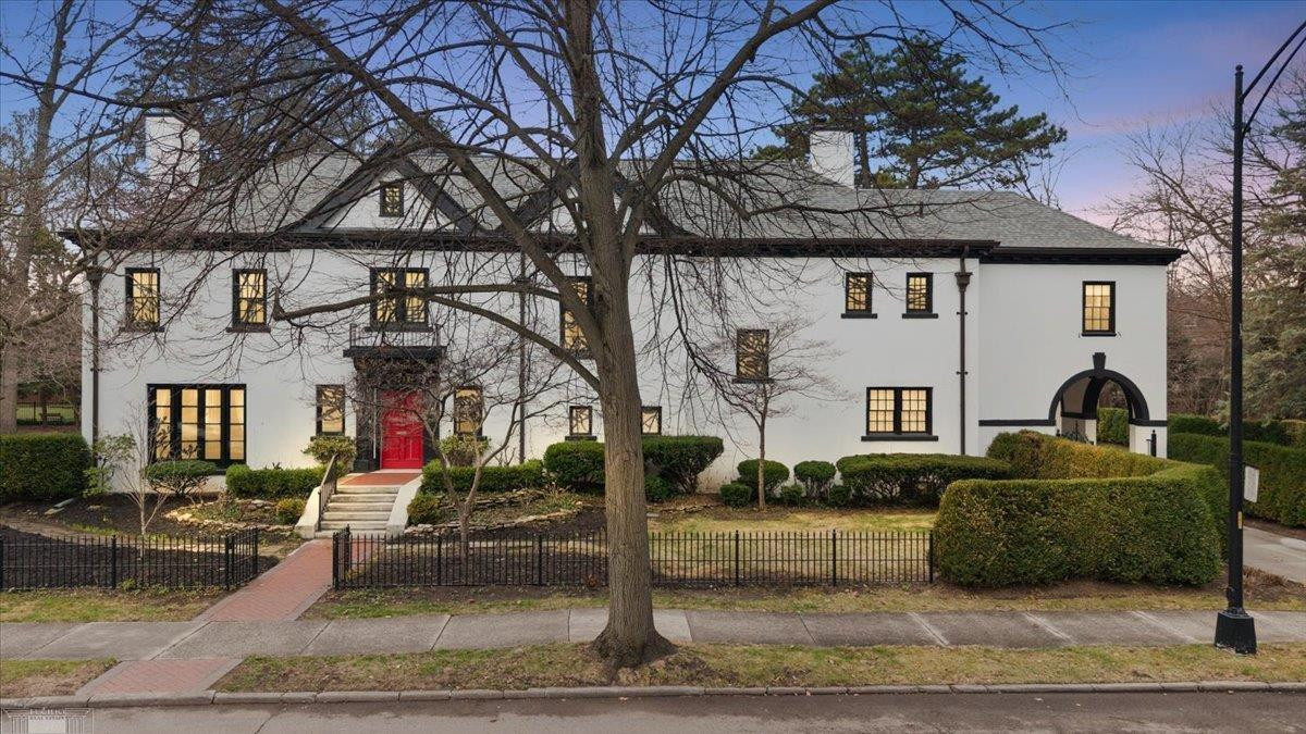 35 McKinley Place, Grosse Pointe Farms, MI 48236 — front exterior
