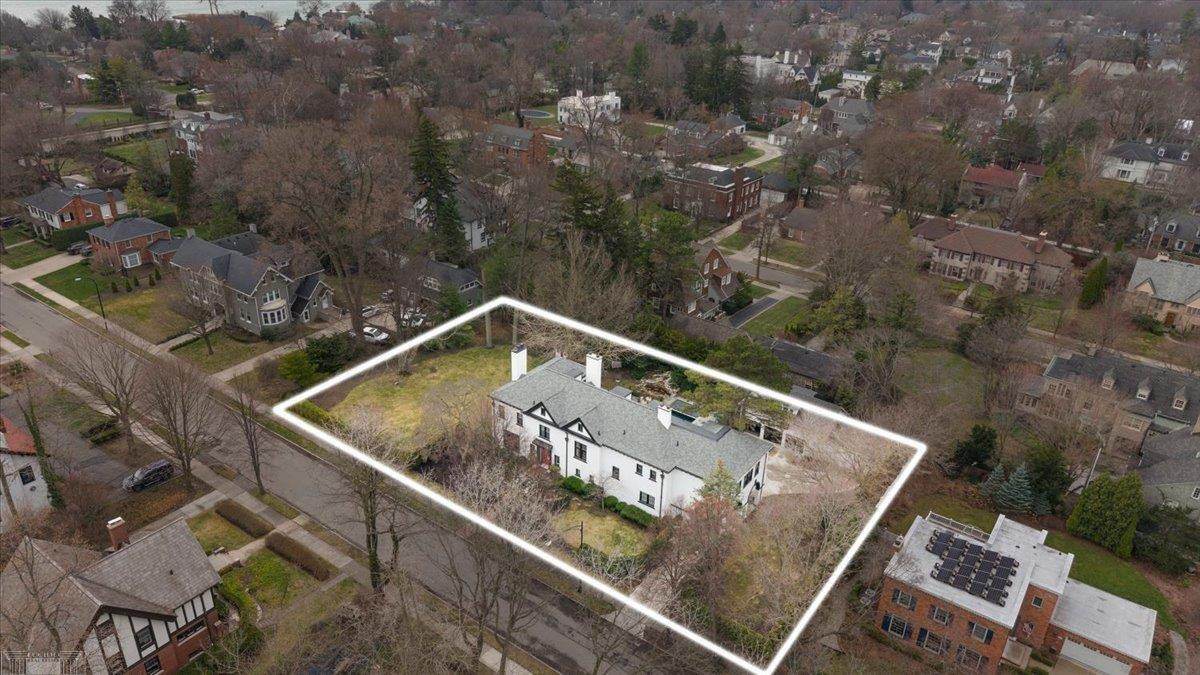 35 McKinley Place, Grosse Pointe Farms, MI 48236 — Photo 3