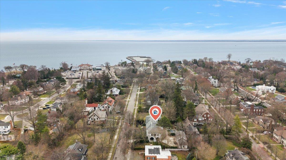 35 McKinley Place, Grosse Pointe Farms, MI 48236 — Photo 4