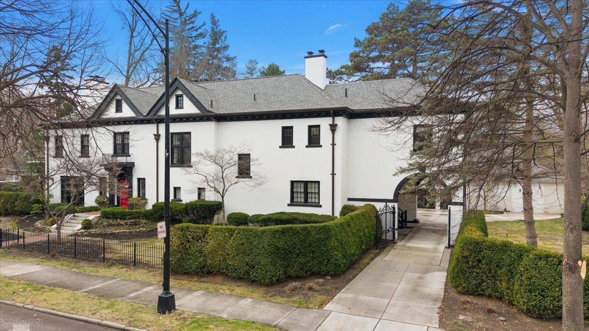 35 McKinley Place, Grosse Pointe Farms, MI 48236 — Photo 7
