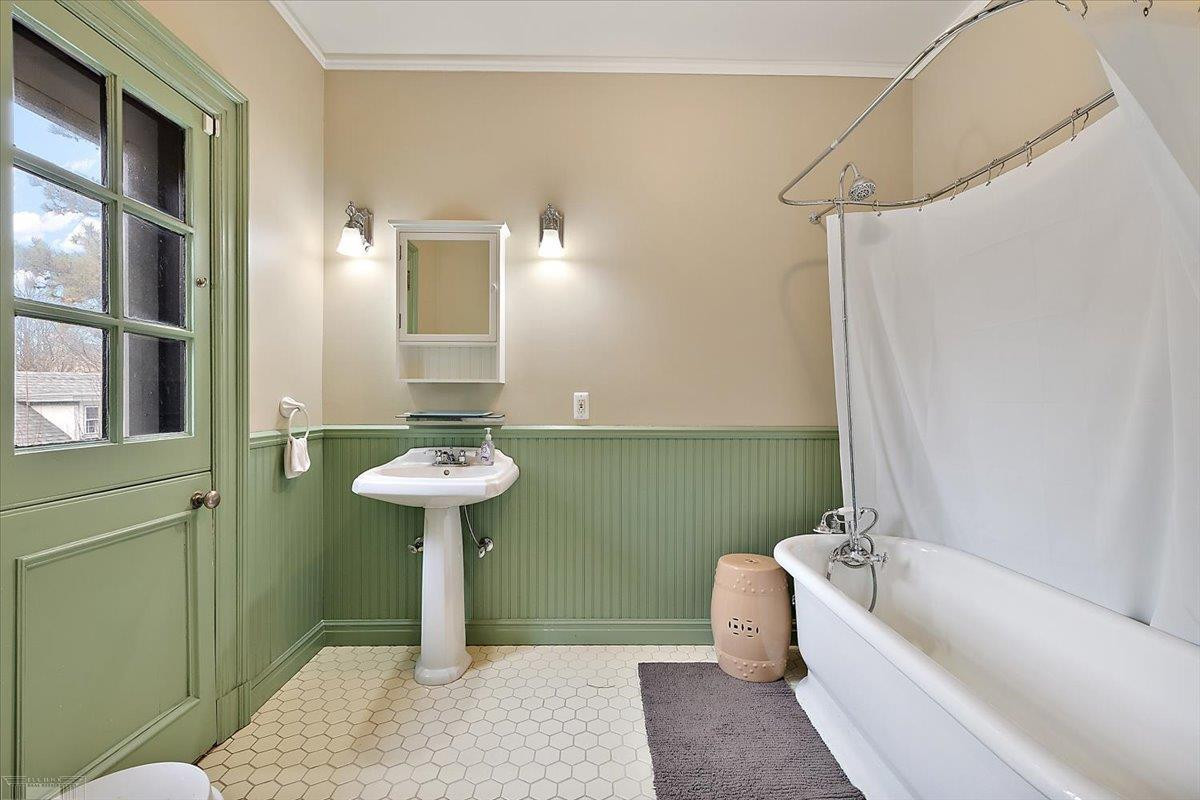35 McKinley Place, Grosse Pointe Farms, MI 48236 — Photo 49