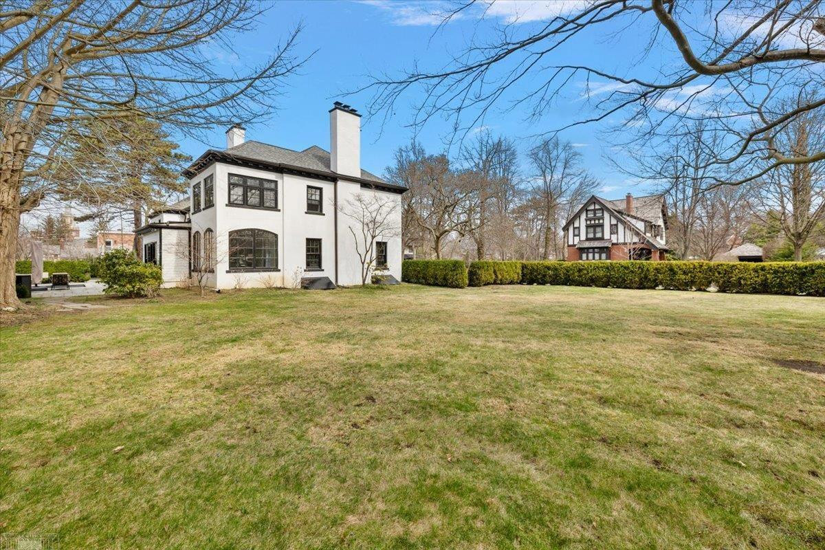 35 McKinley Place, Grosse Pointe Farms, MI 48236 — Photo 86