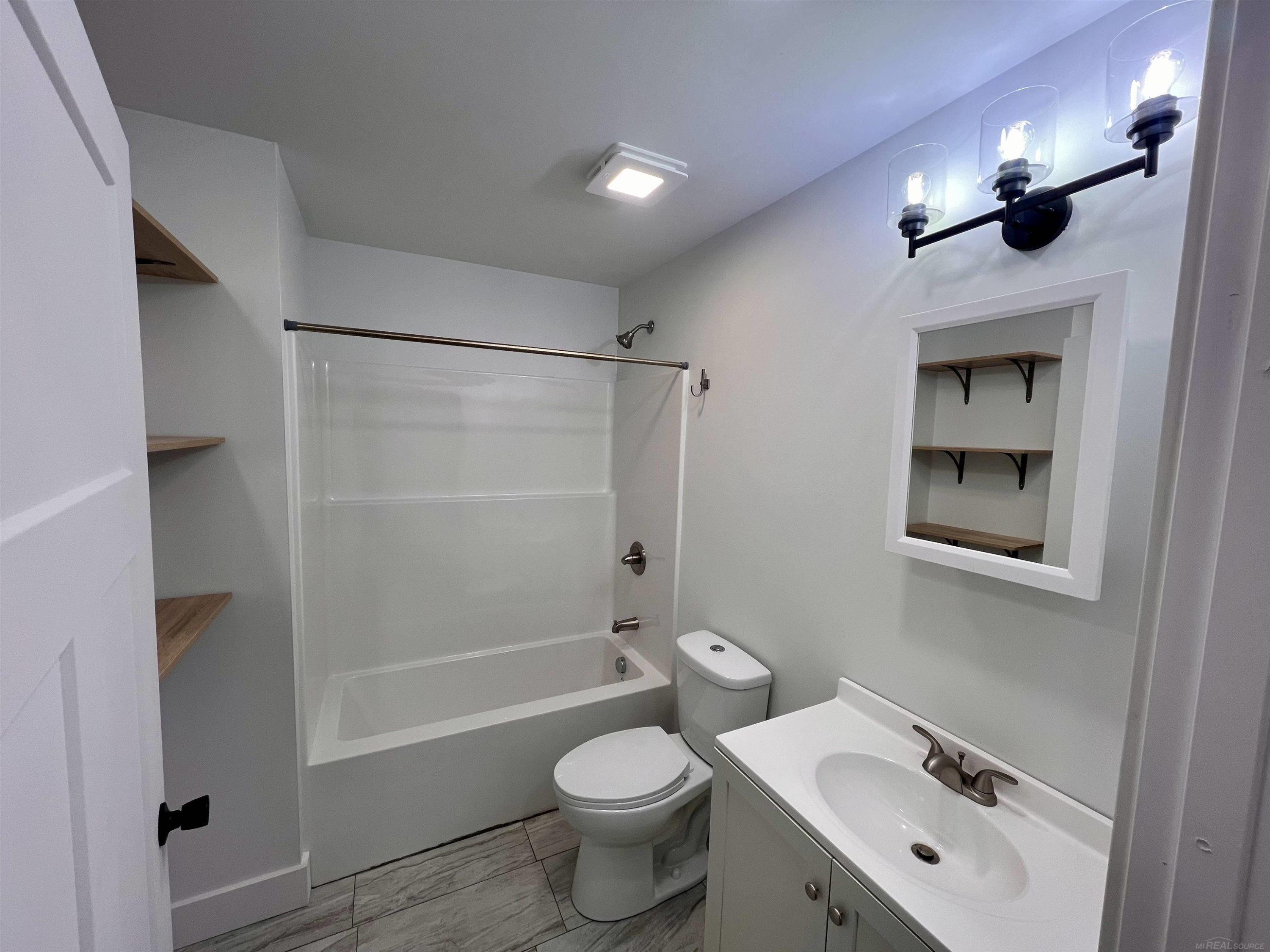 7127 Grand River Avenue, Saranac, MI 48881 — Photo 10