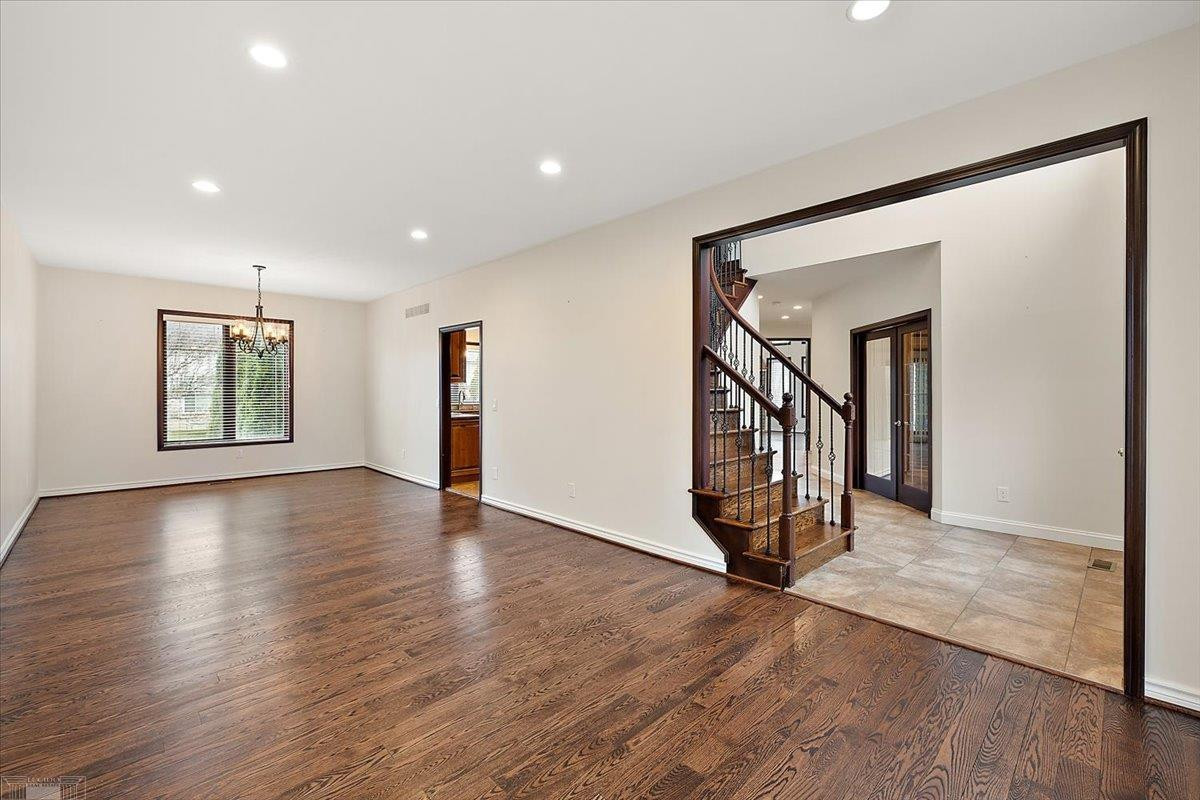 49312 Walnut Creek Drive, MI 48044 — Photo 10