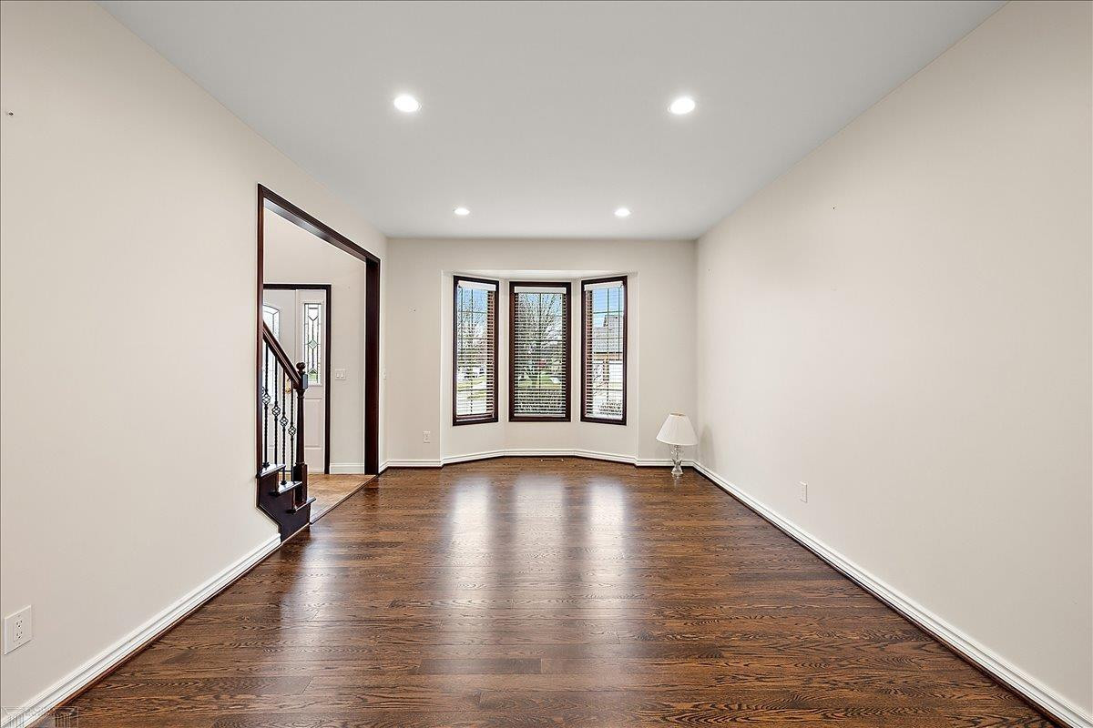 49312 Walnut Creek Drive, MI 48044 — Photo 11