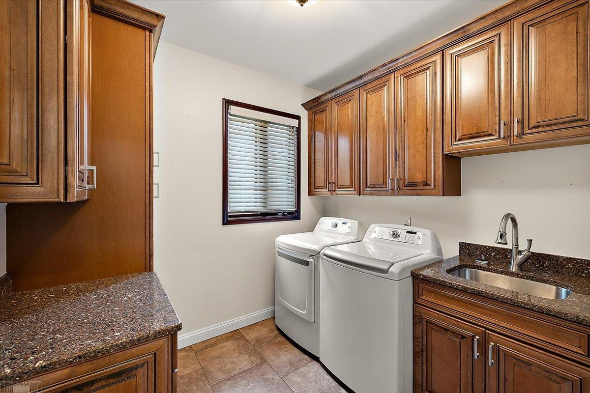 49312 Walnut Creek Drive, MI 48044 — Photo 25