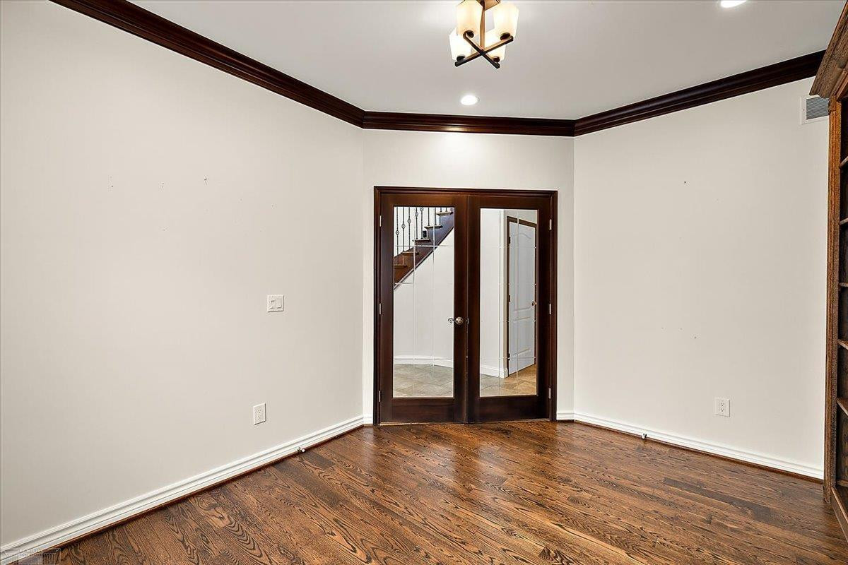 49312 Walnut Creek Drive, MI 48044 — Photo 27