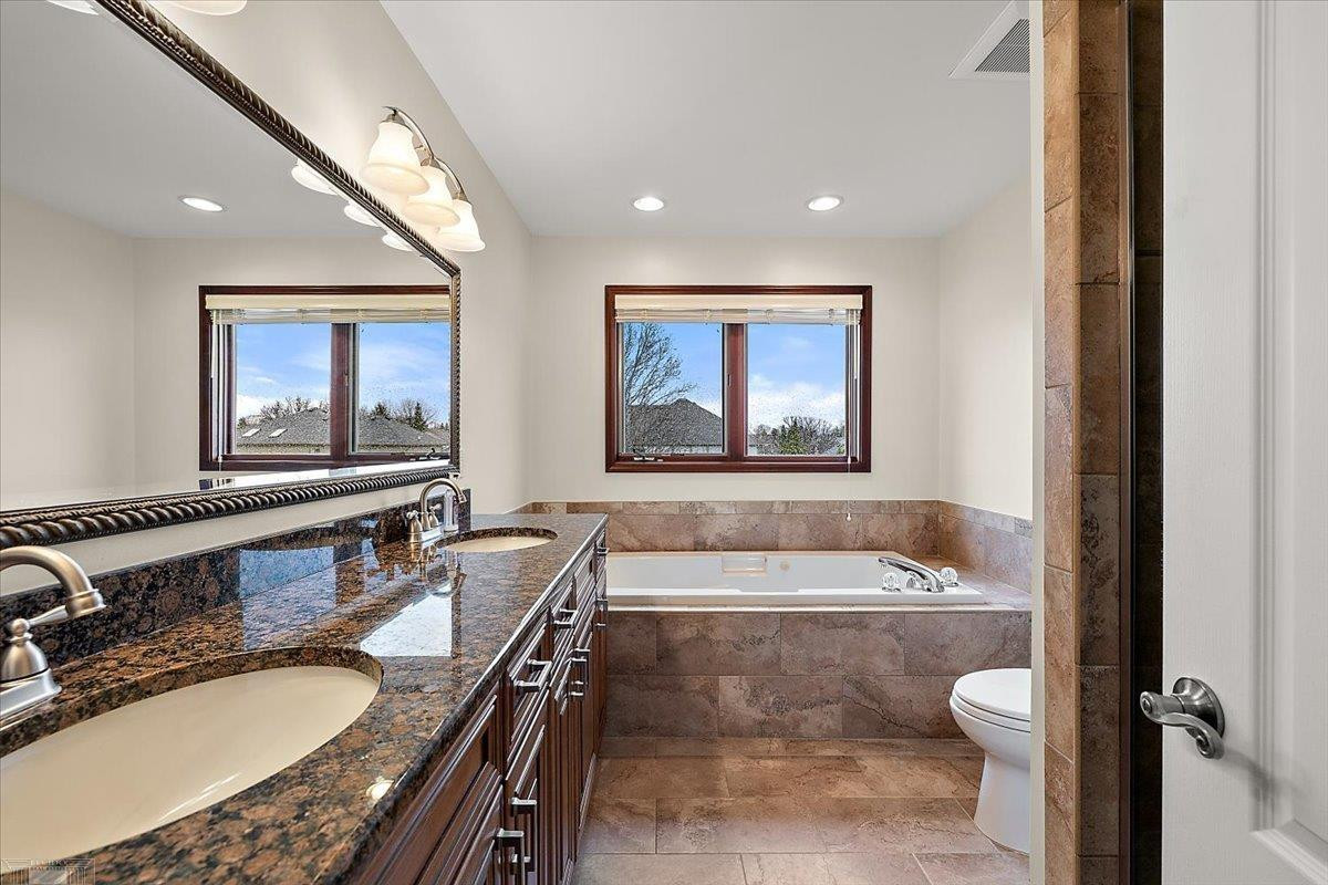 49312 Walnut Creek Drive, MI 48044 — Photo 35