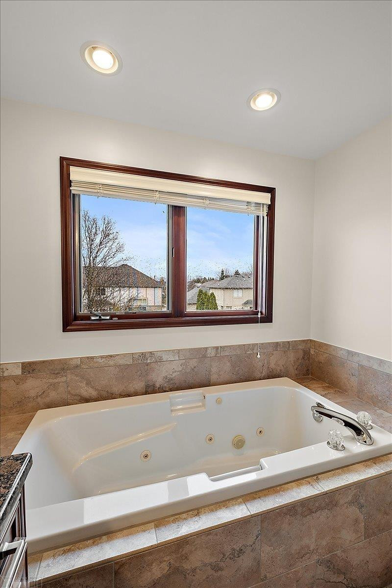 49312 Walnut Creek Drive, MI 48044 — Photo 36