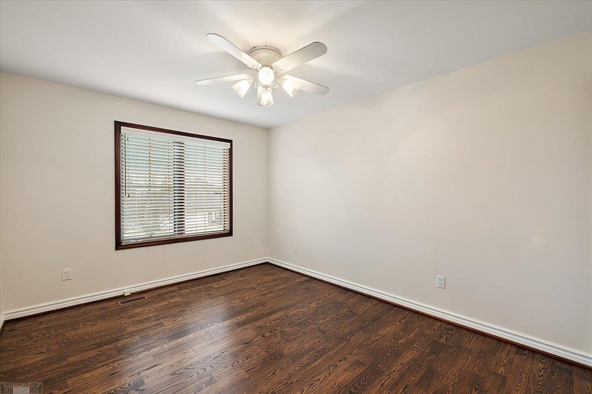49312 Walnut Creek Drive, MI 48044 — Photo 41