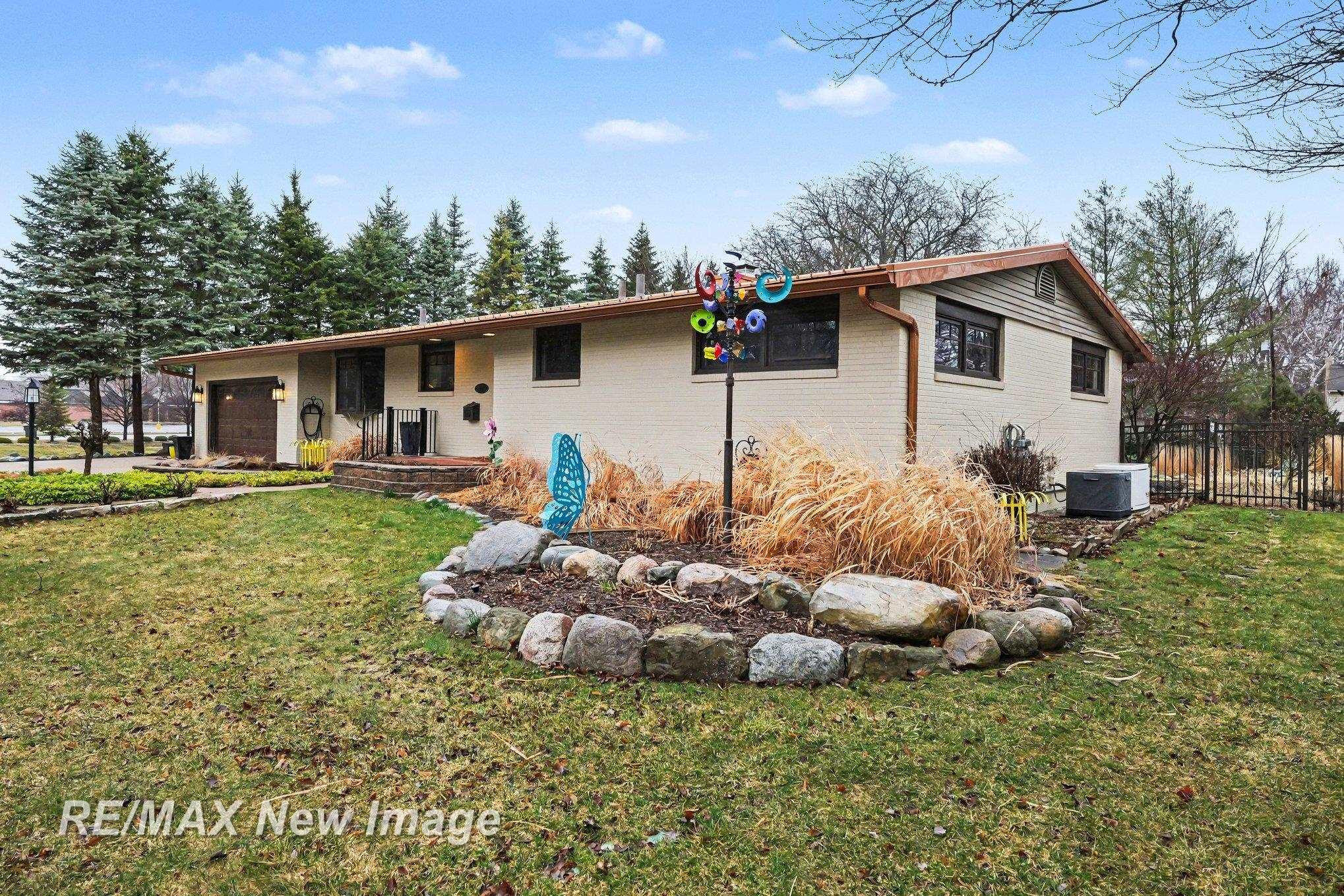 314 W Saint Andrews Road, Midland, MI 48640 — Photo 2