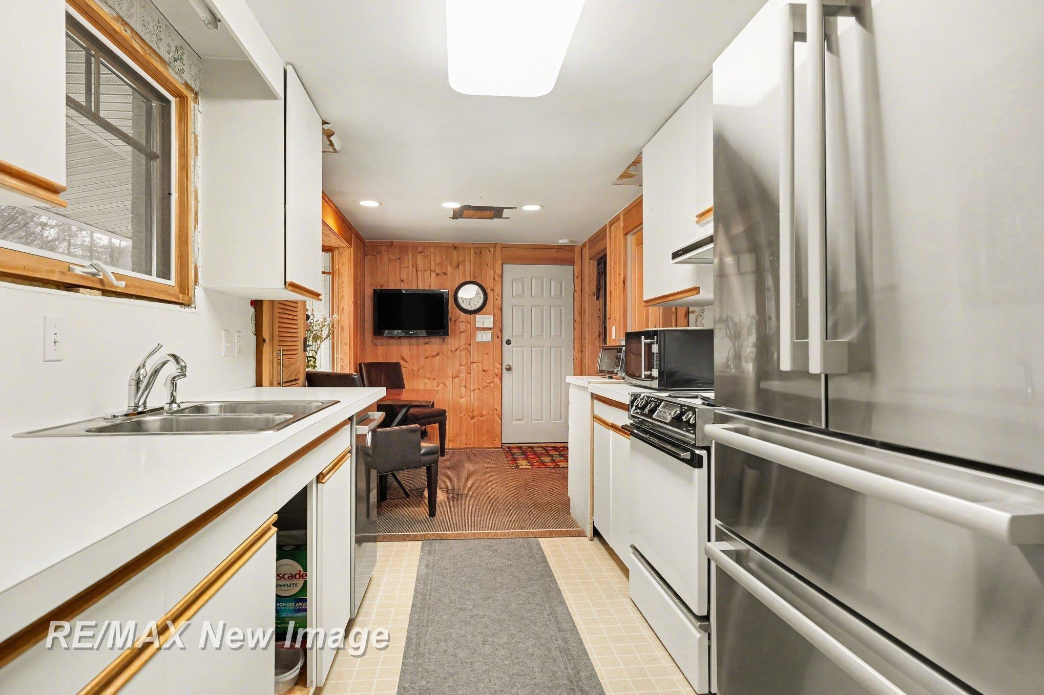 314 W Saint Andrews Road, Midland, MI 48640 — Photo 7
