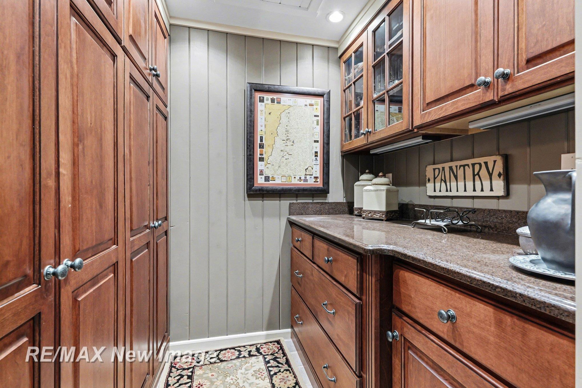 314 W Saint Andrews Road, Midland, MI 48640 — Photo 9