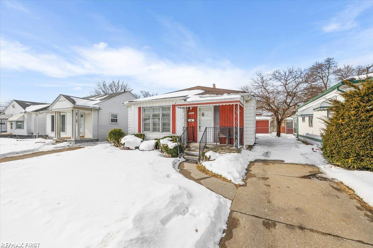 24821 Lambrecht Avenue, Eastpointe, MI 48021 — Photo 4