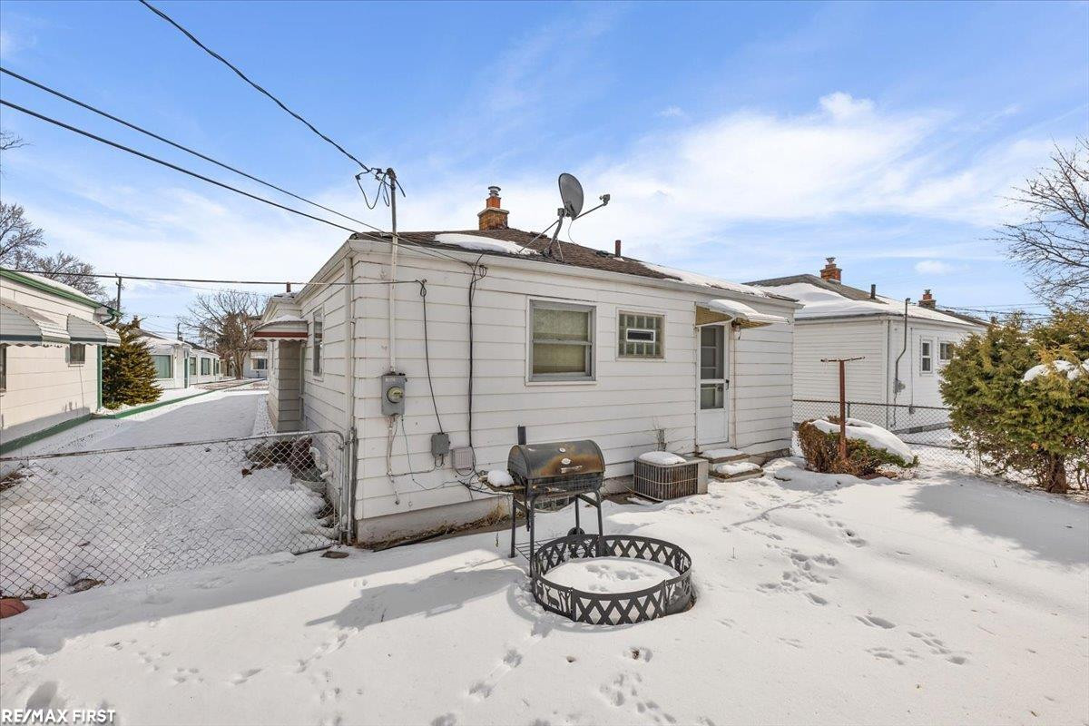 24821 Lambrecht Avenue, Eastpointe, MI 48021 — Photo 7