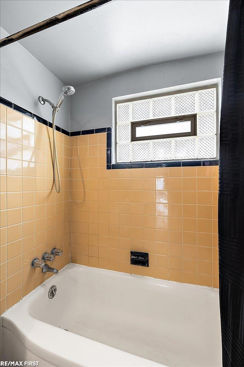 24821 Lambrecht Avenue, Eastpointe, MI 48021 — Photo 24