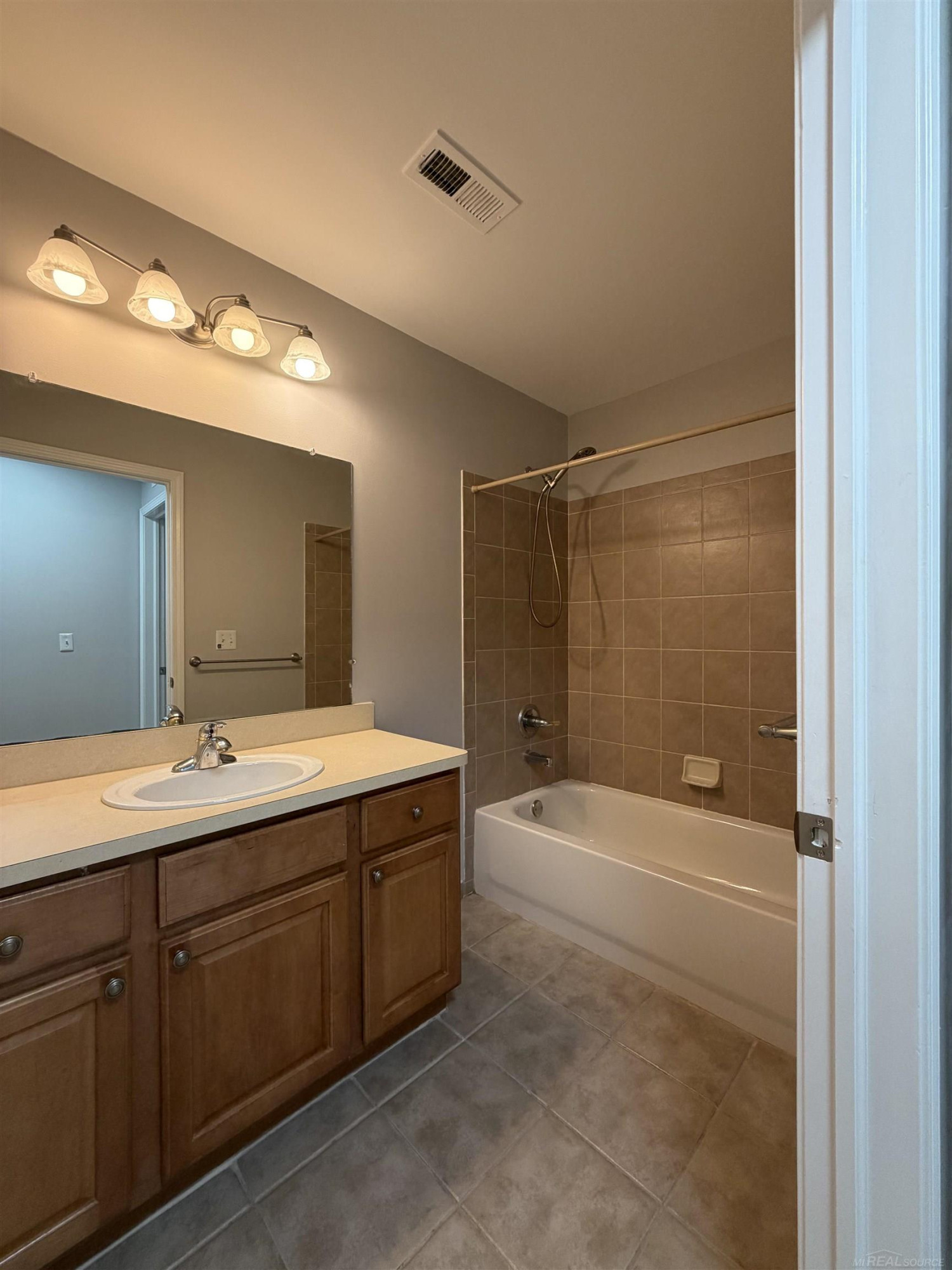 52149 Naugatuck Drive, MI 48042 — Photo 15