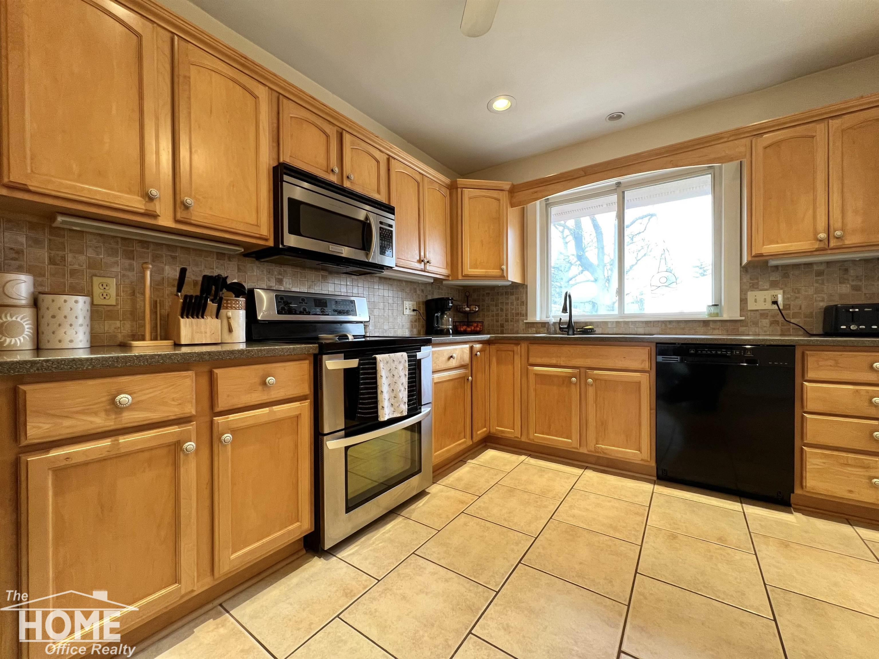 707 W King Street, Owosso, MI 48867 — Photo 15