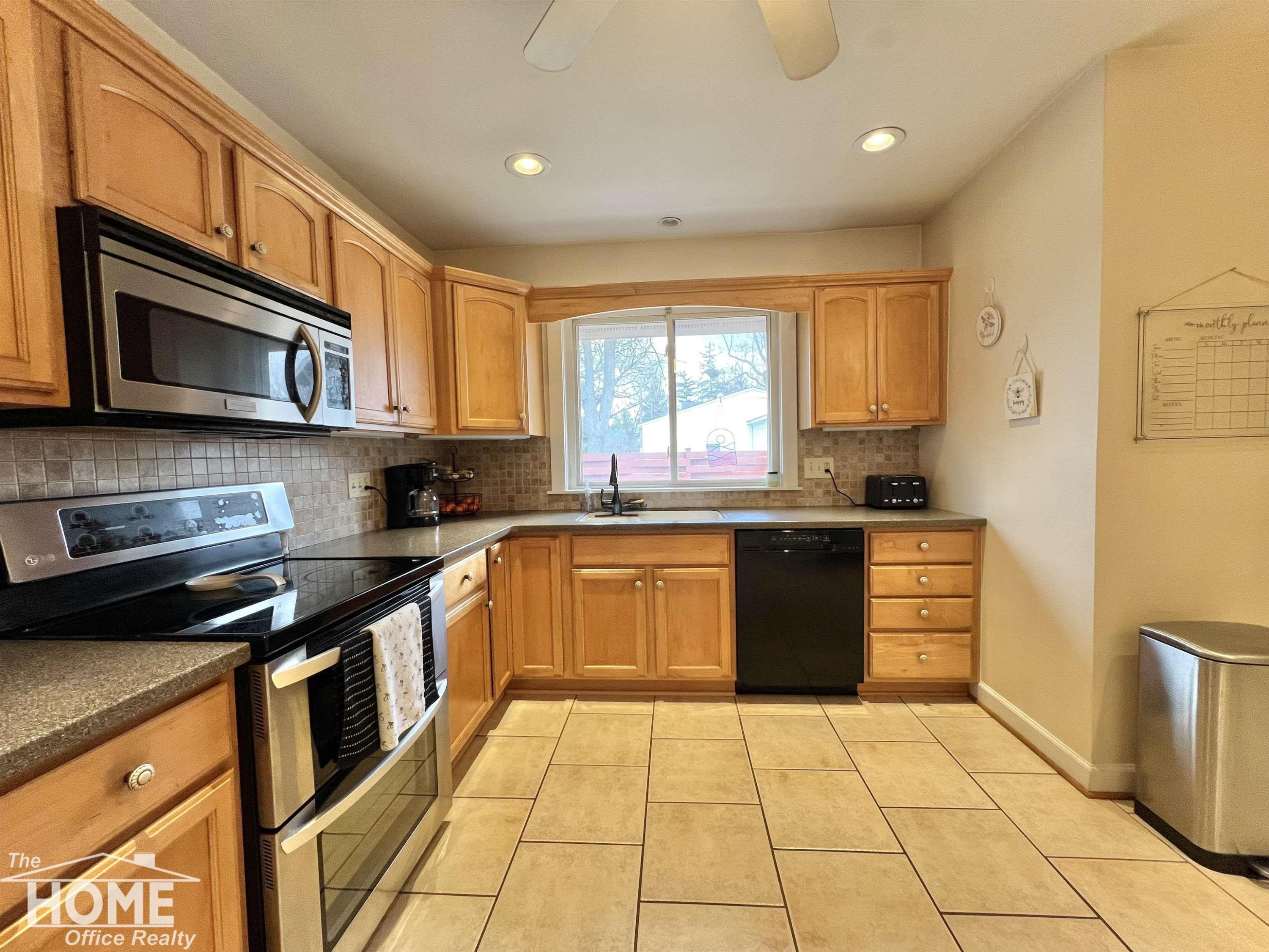 707 W King Street, Owosso, MI 48867 — Photo 17