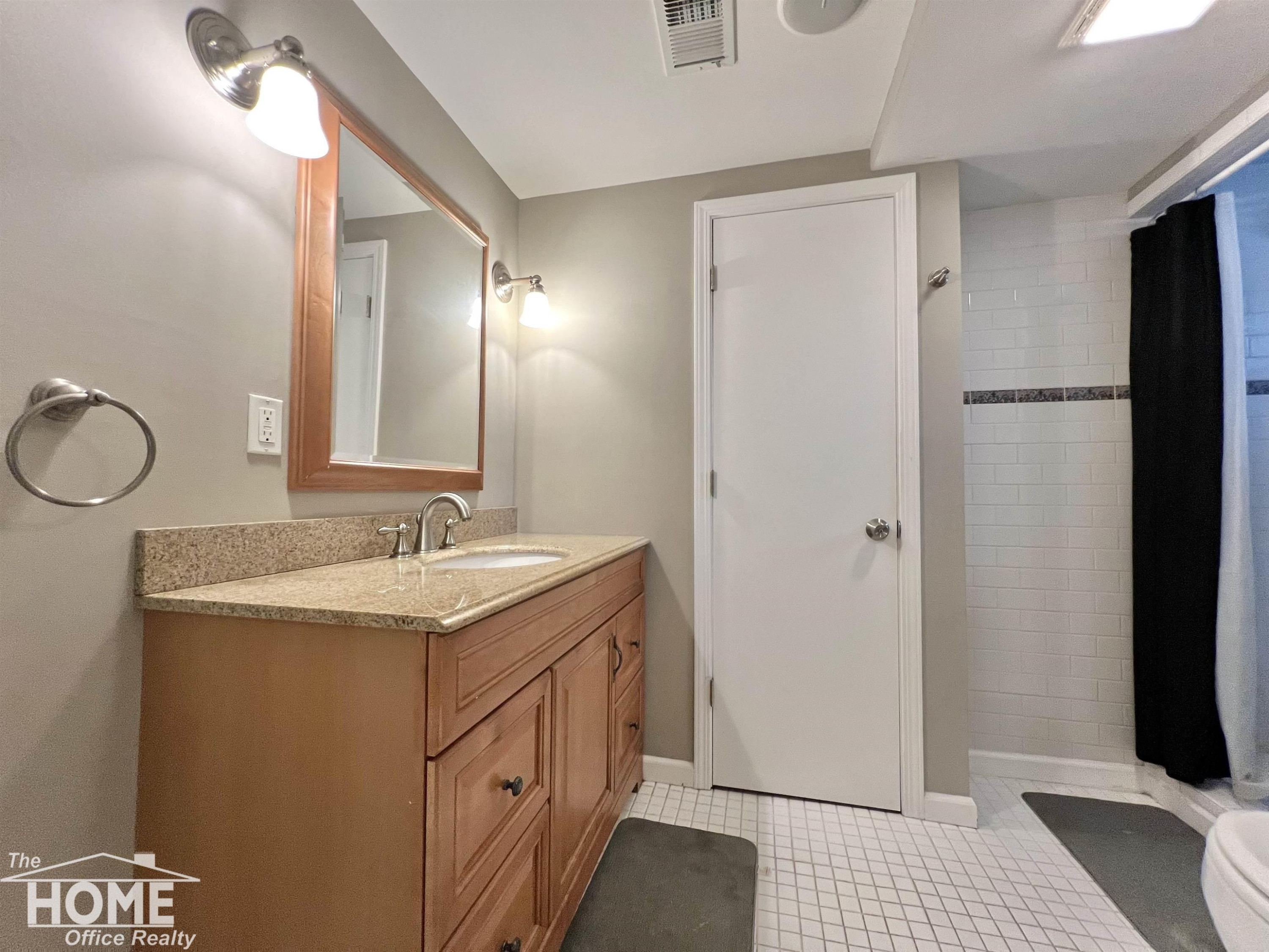 707 W King Street, Owosso, MI 48867 — Photo 32